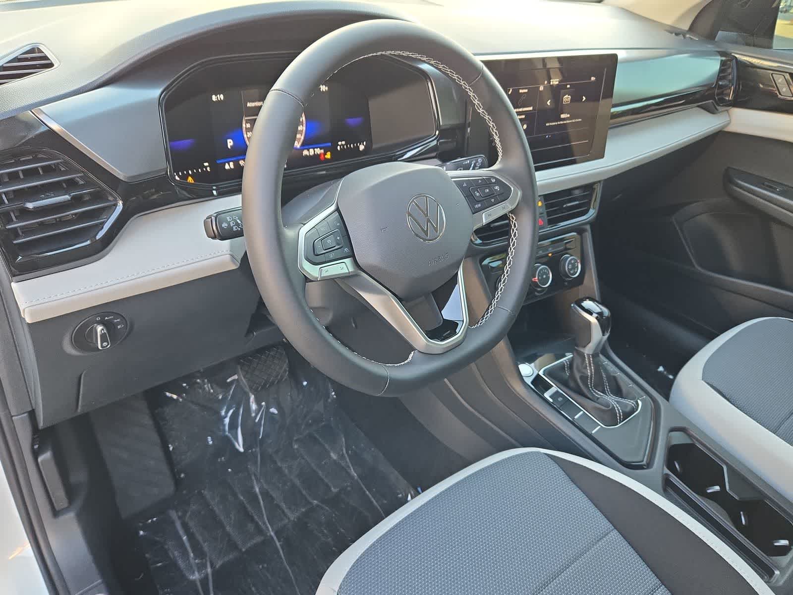 Thumbnail: 2025 Volkswagen Taos - 10