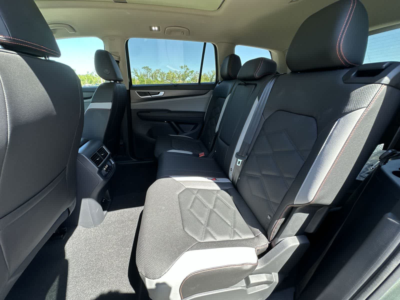 Thumbnail: 2026 Volkswagen Atlas - 18