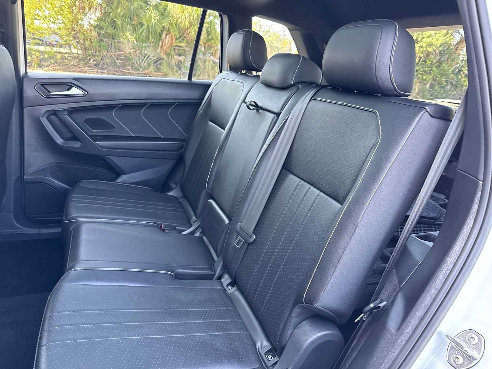 Thumbnail: 2023 Volkswagen Tiguan - 25