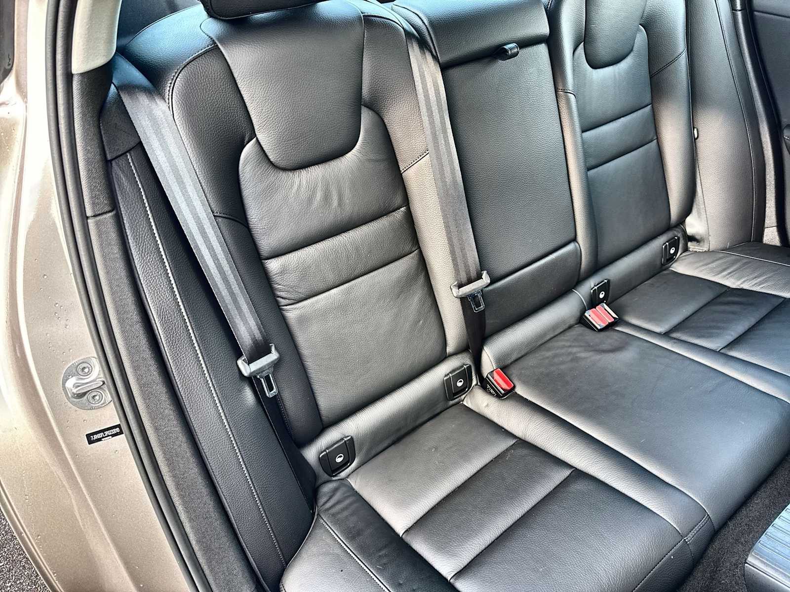 Thumbnail: 2023 Volvo S60 - 20