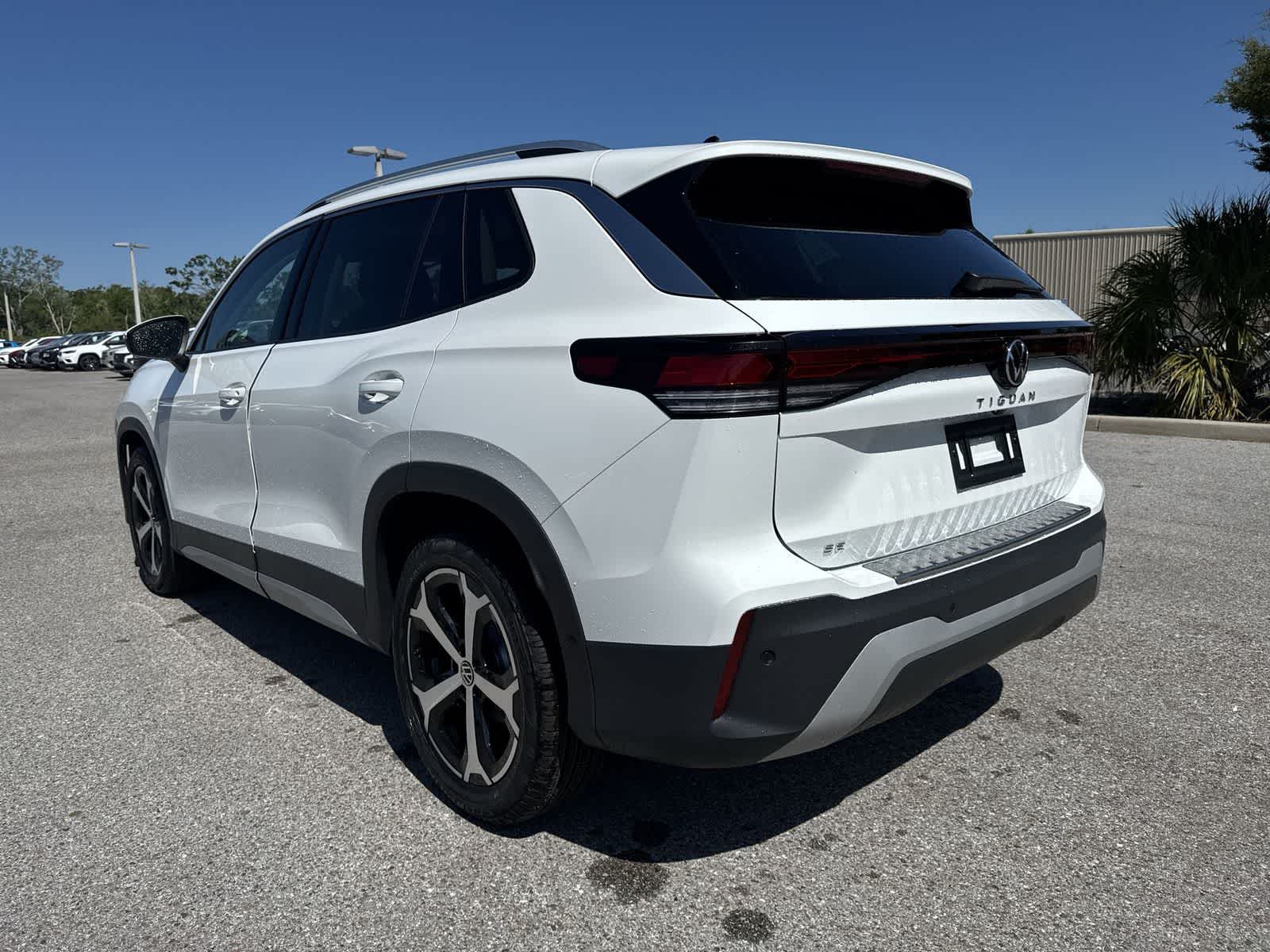 Thumbnail: 2026 Volkswagen Tiguan - 4