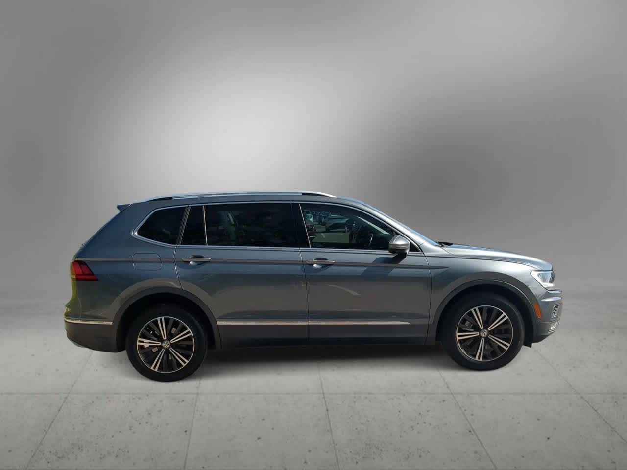Thumbnail: 2018 Volkswagen Tiguan - 9
