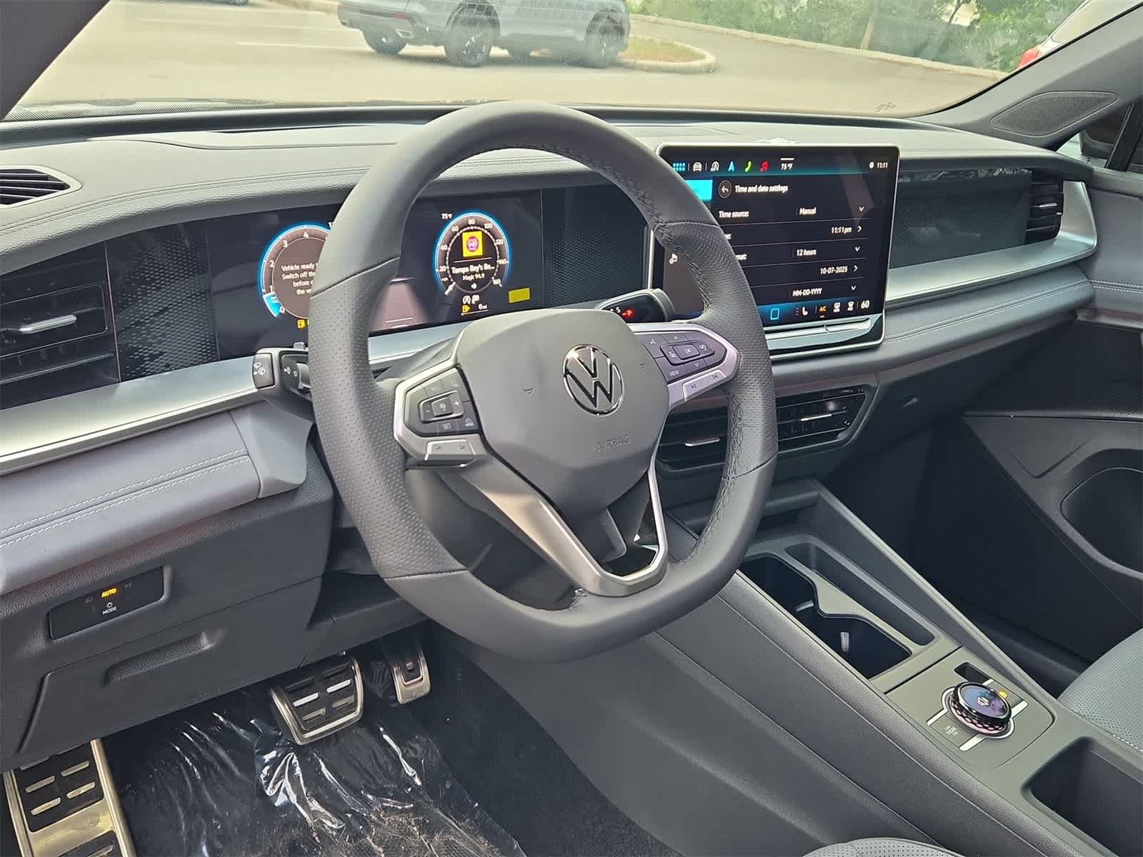 Thumbnail: 2025 Volkswagen Tiguan - 10