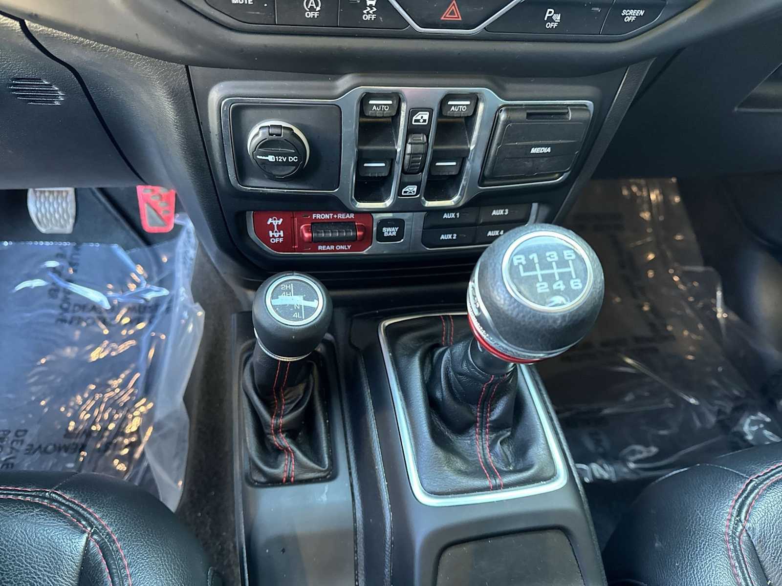 Thumbnail: 2019 Jeep Wrangler - 30