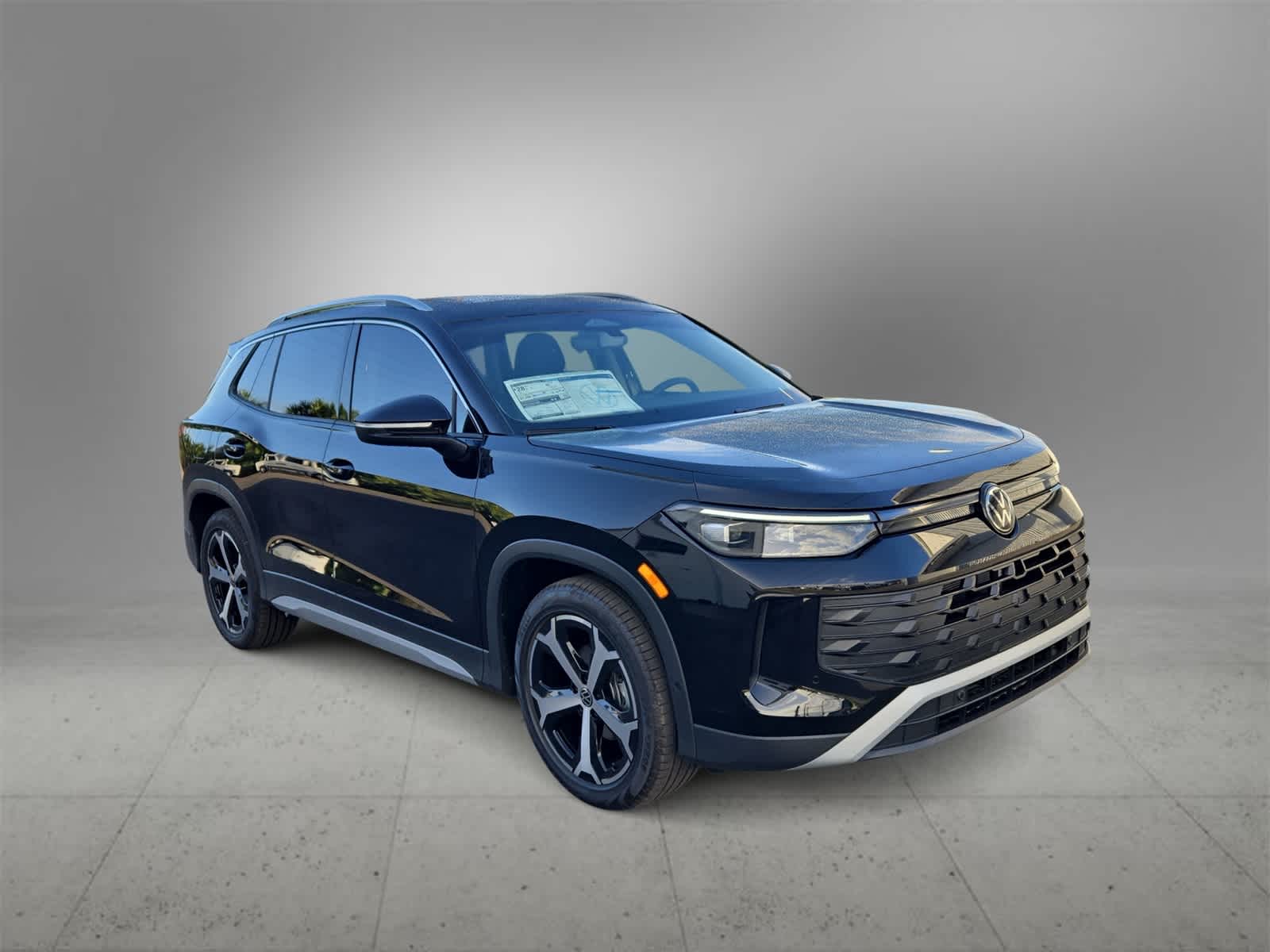 Thumbnail: 2025 Volkswagen Tiguan - 2