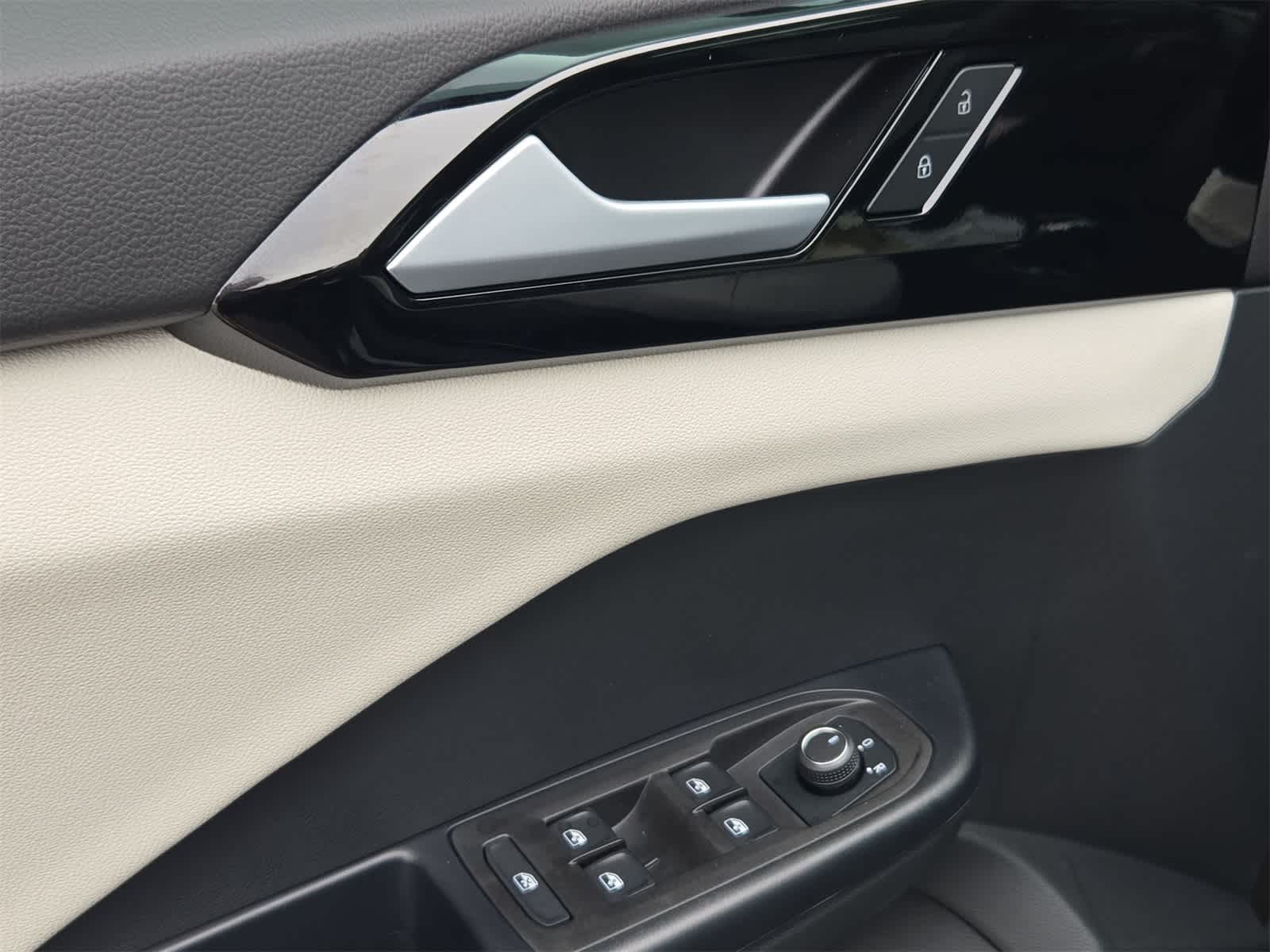 Thumbnail: 2025 Volkswagen Taos - 35