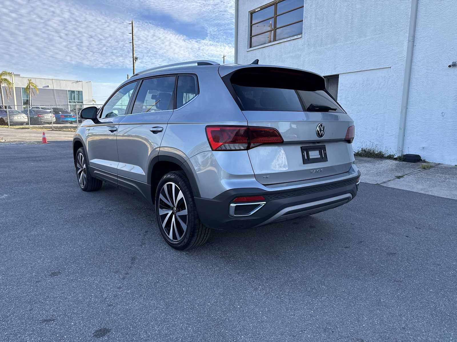 Thumbnail: 2022 Volkswagen Taos - 4