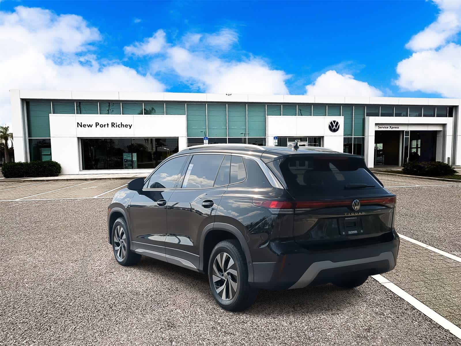 Thumbnail: 2025 Volkswagen Tiguan - 6