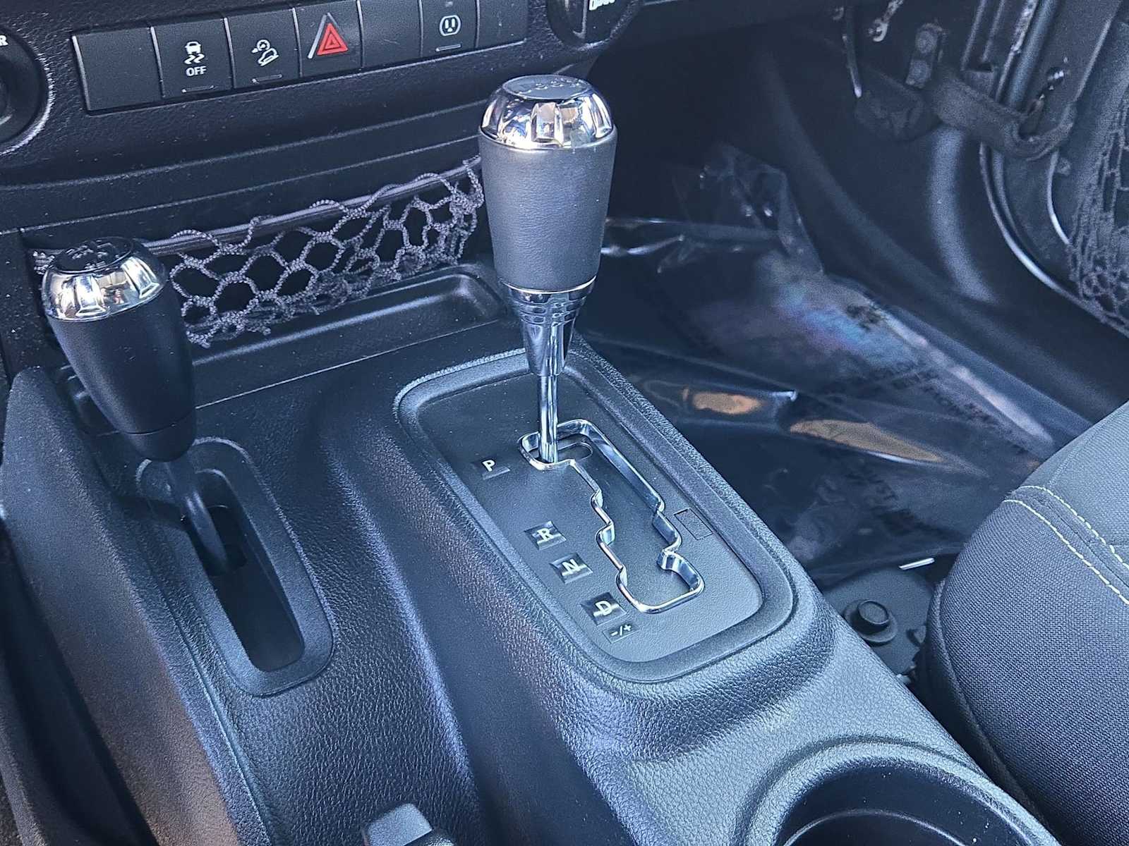 Thumbnail: 2016 Jeep Wrangler - 28