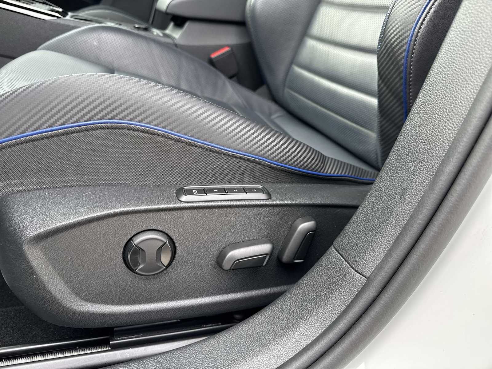 Thumbnail: 2023 Volkswagen Golf - 24