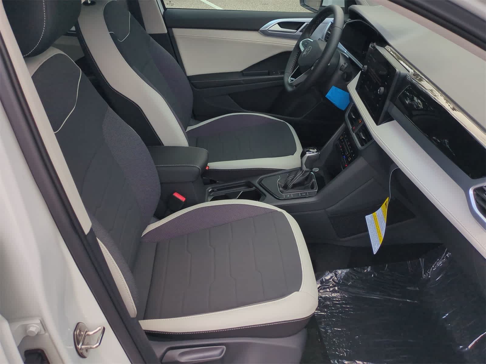 Thumbnail: 2025 Volkswagen Taos - 22