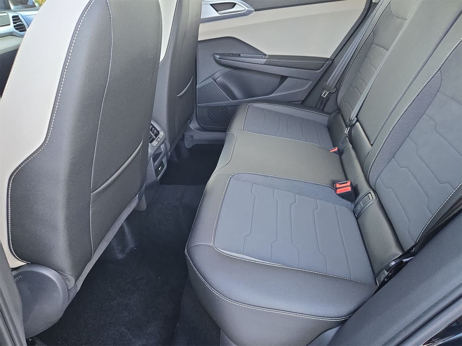 Thumbnail: 2025 Volkswagen Taos - 19