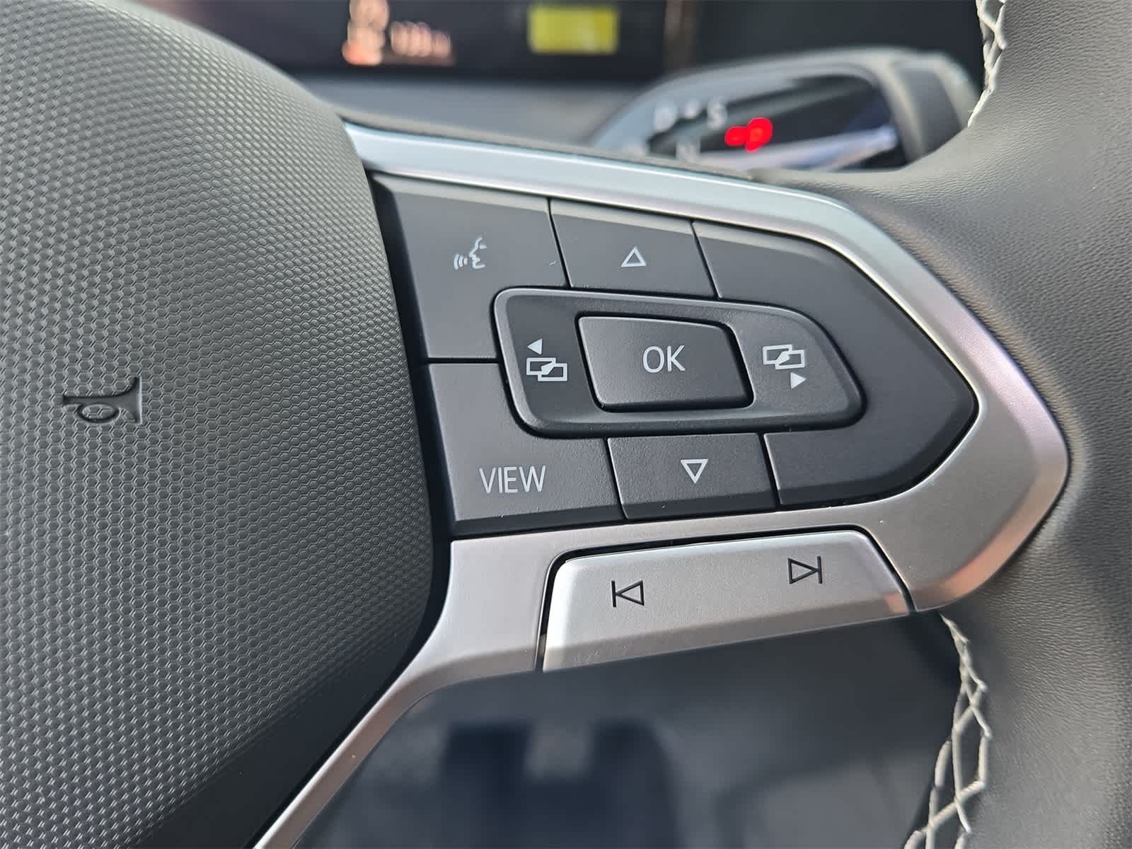 Thumbnail: 2025 Volkswagen Tiguan - 25