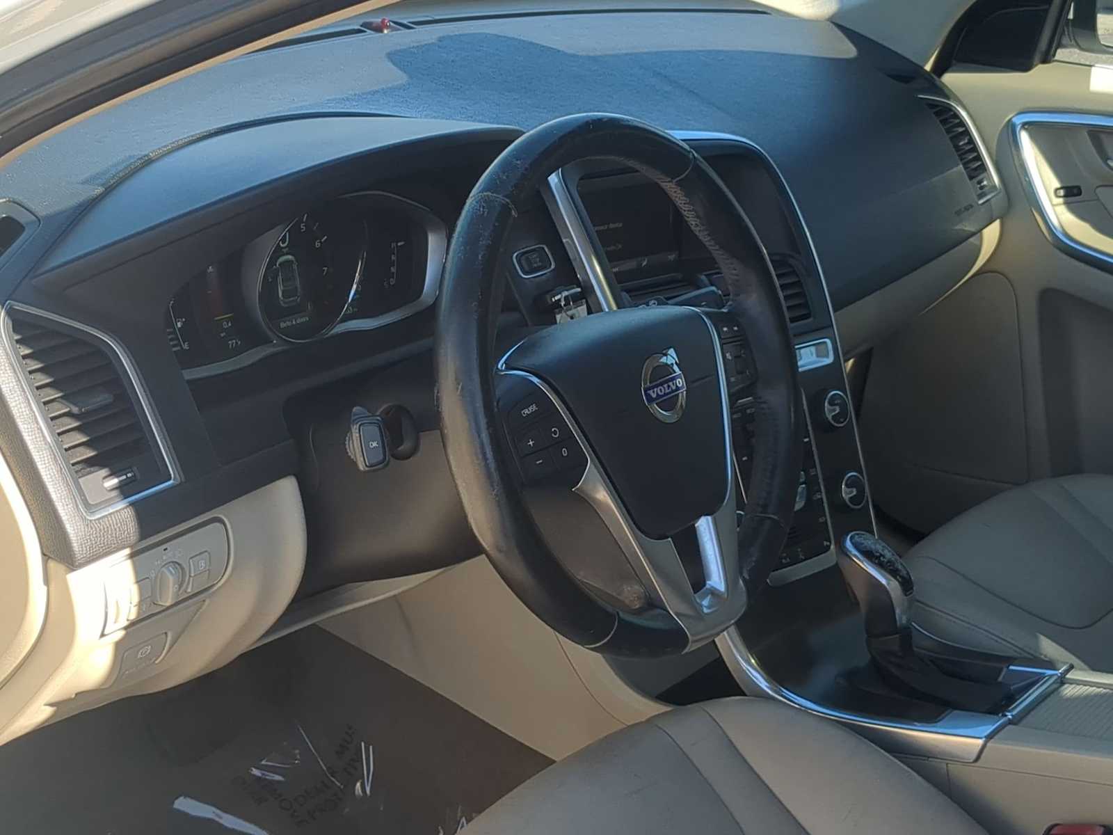 Thumbnail: 2015 Volvo XC60 - 10