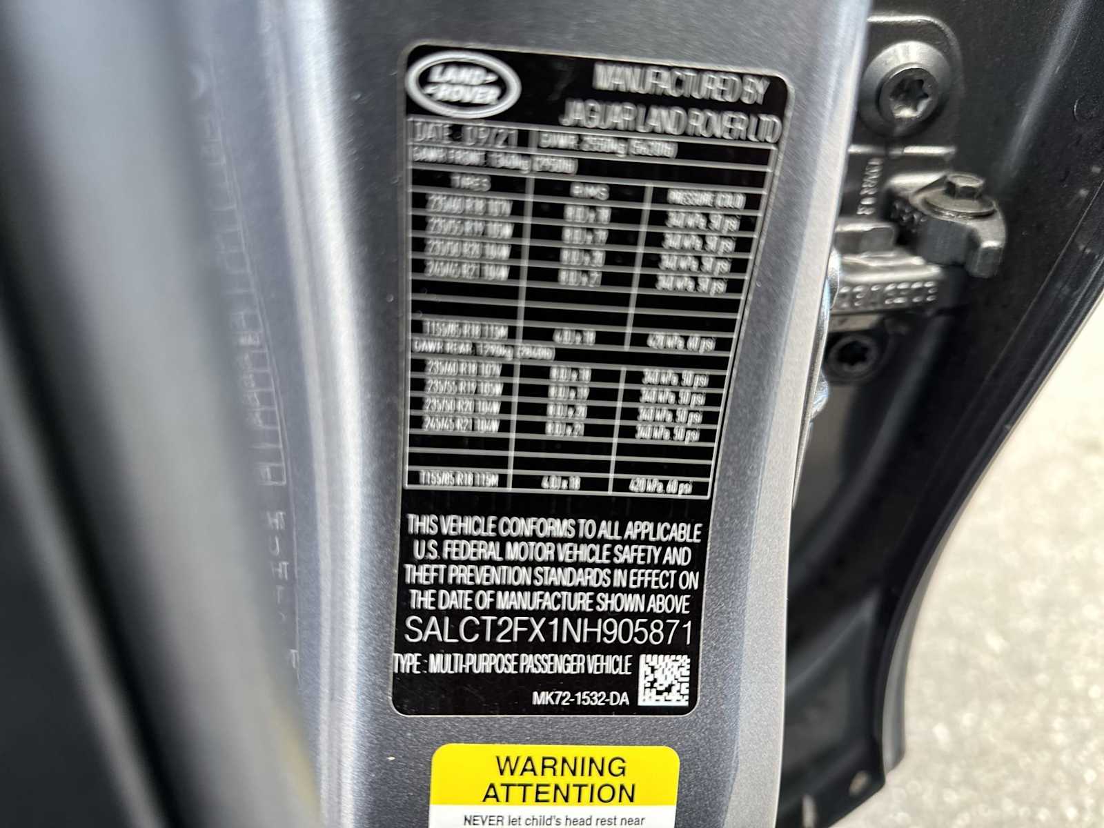 Thumbnail: 2022 Land Rover Discovery Sport - 35