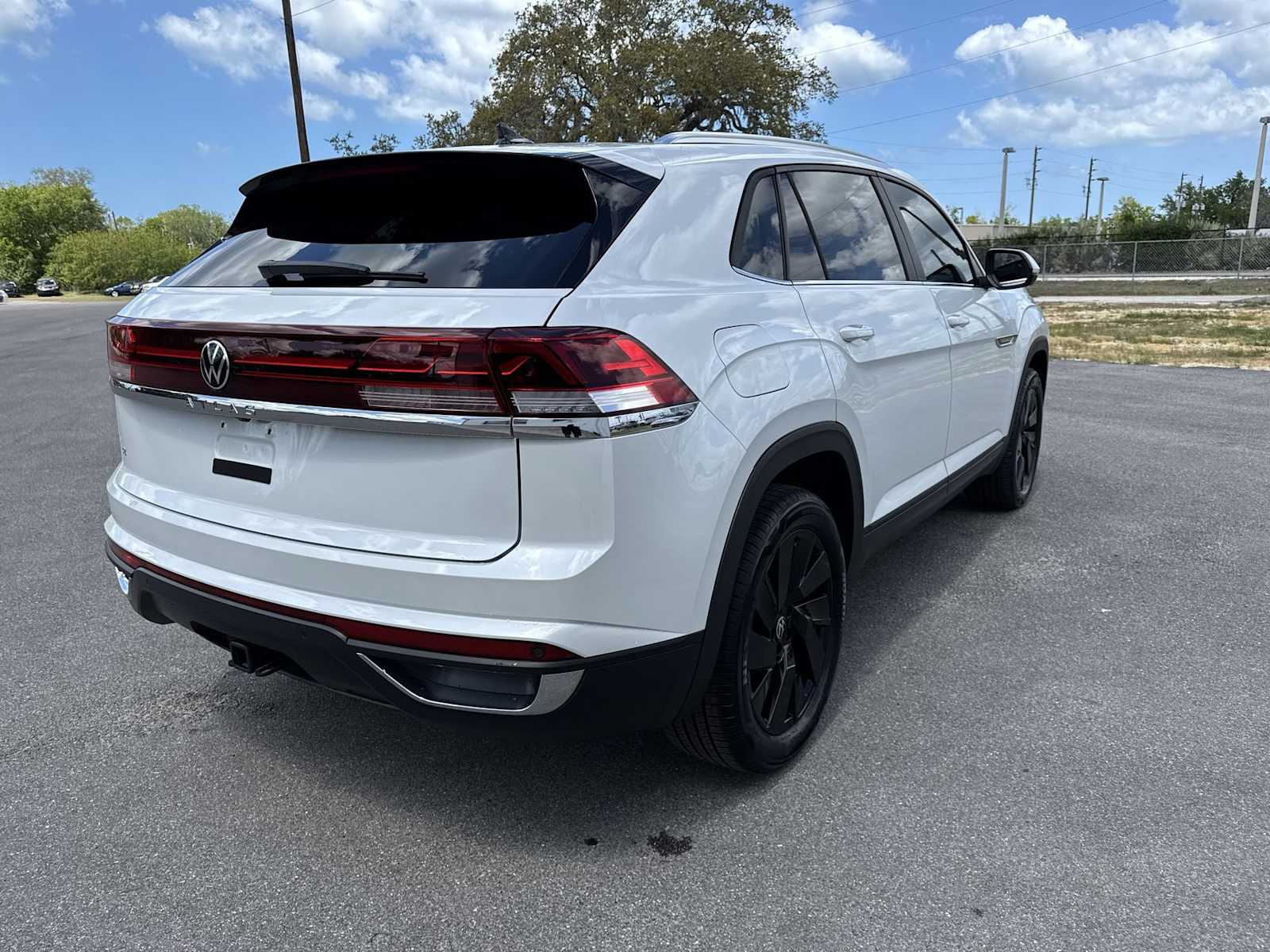 Thumbnail: 2026 Volkswagen Atlas - 14