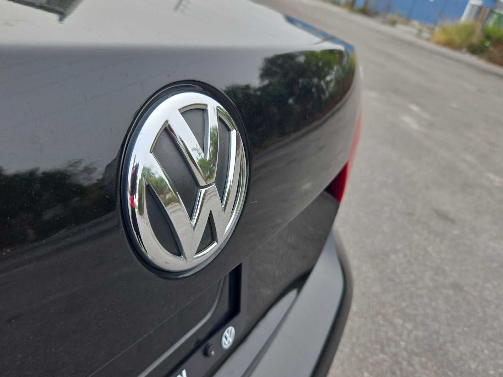 Thumbnail: 2015 Volkswagen Passat - 12