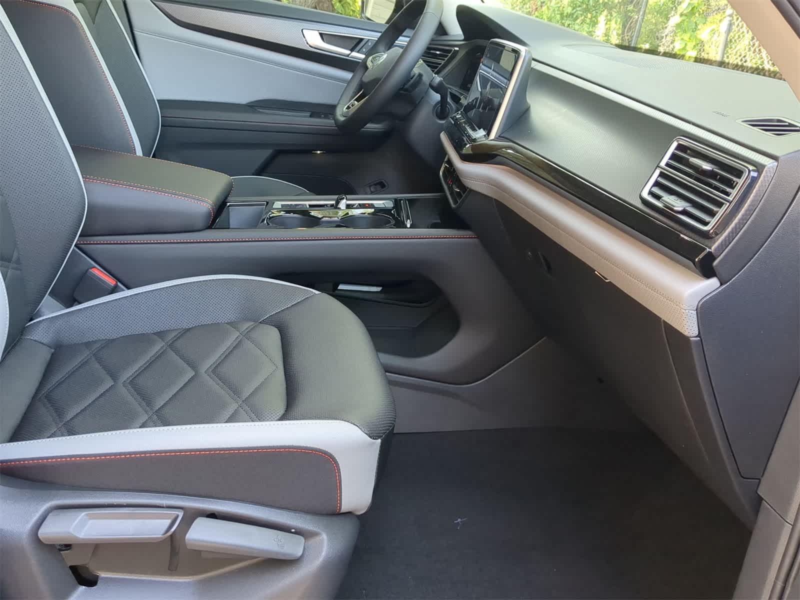 Thumbnail: 2025 Volkswagen Atlas - 20