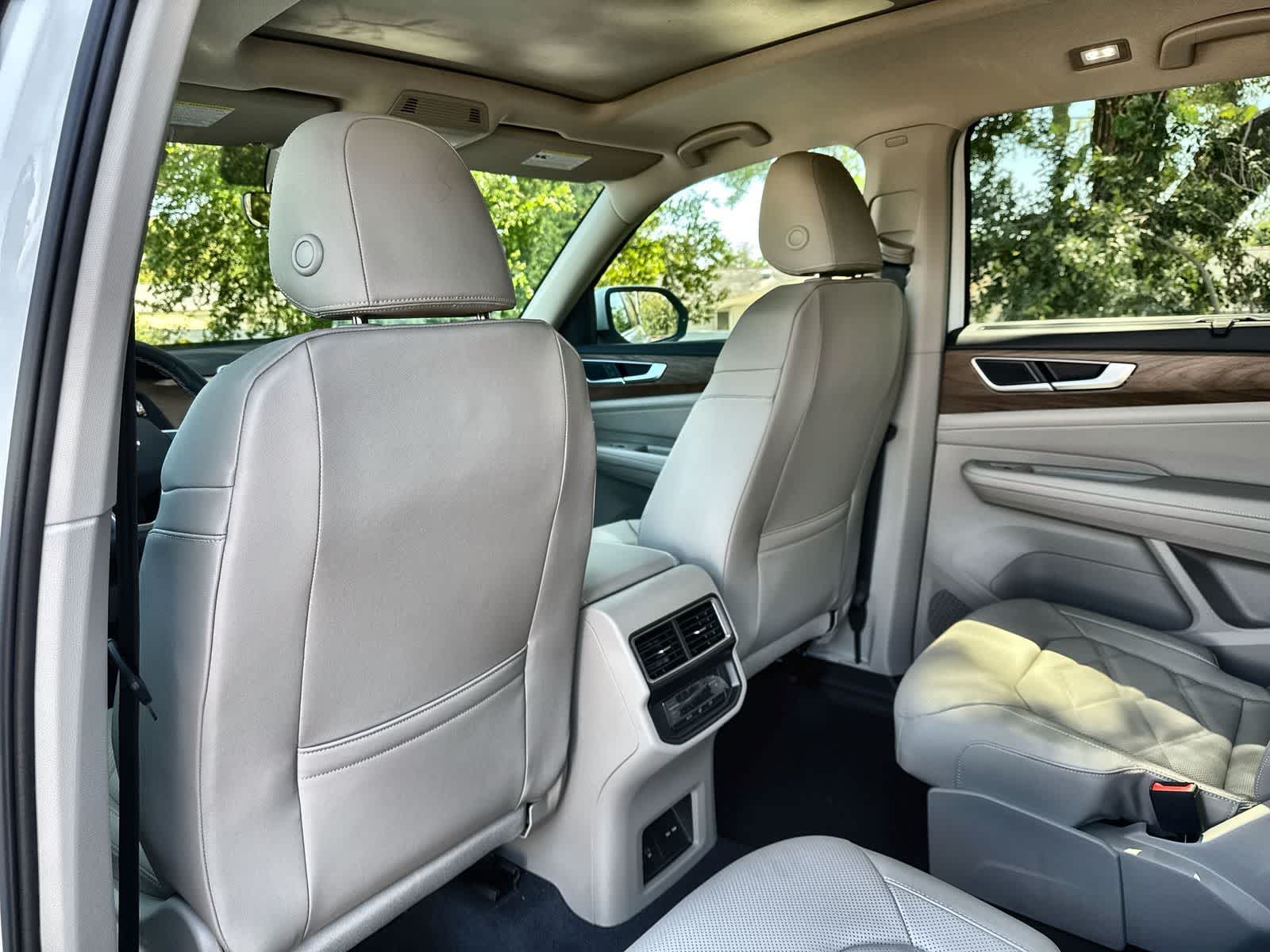 Thumbnail: 2026 Volkswagen Atlas - 16