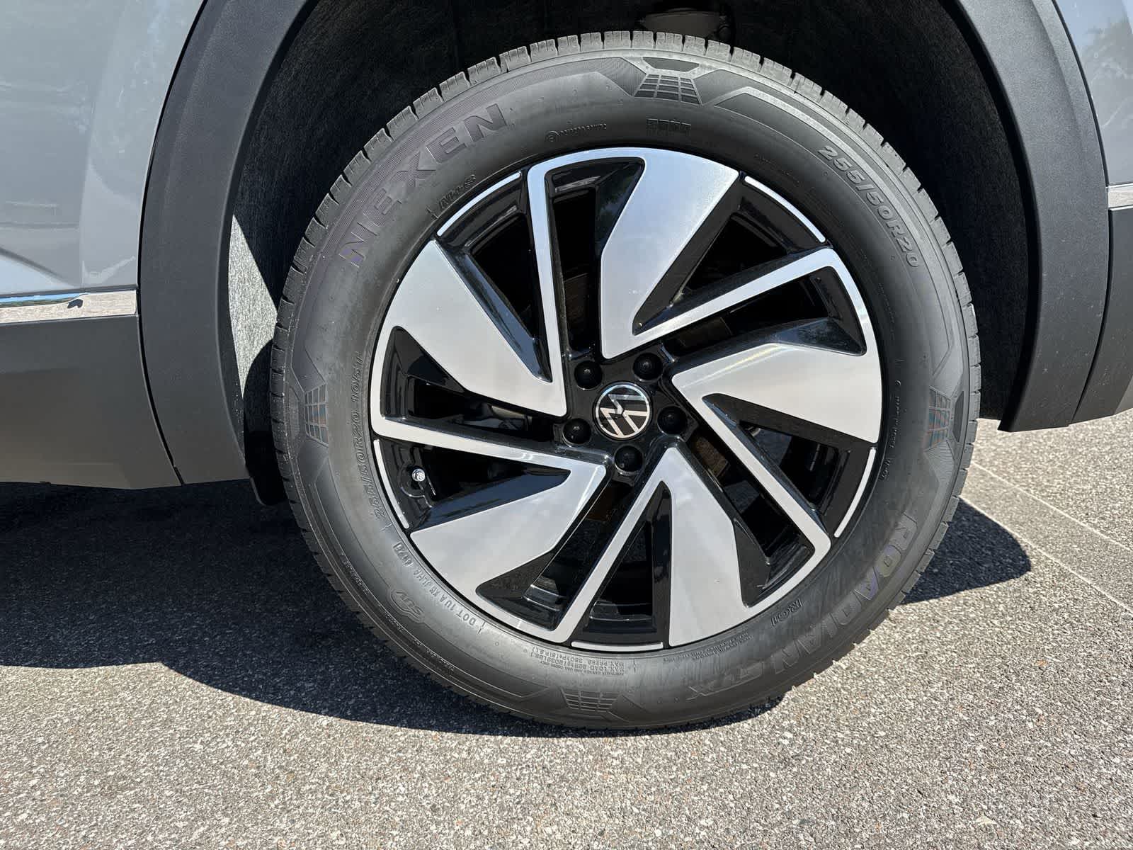 Thumbnail: 2026 Volkswagen Atlas - 12