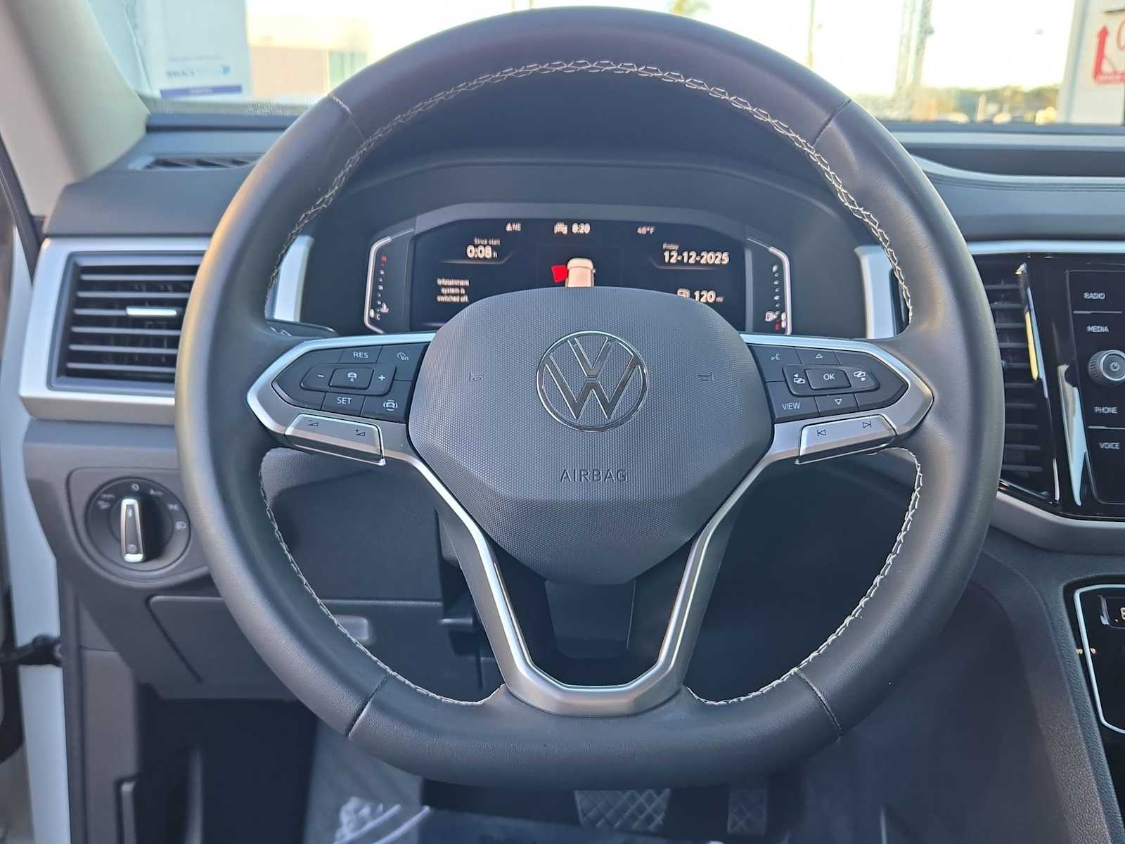 Thumbnail: 2022 Volkswagen Atlas - 22