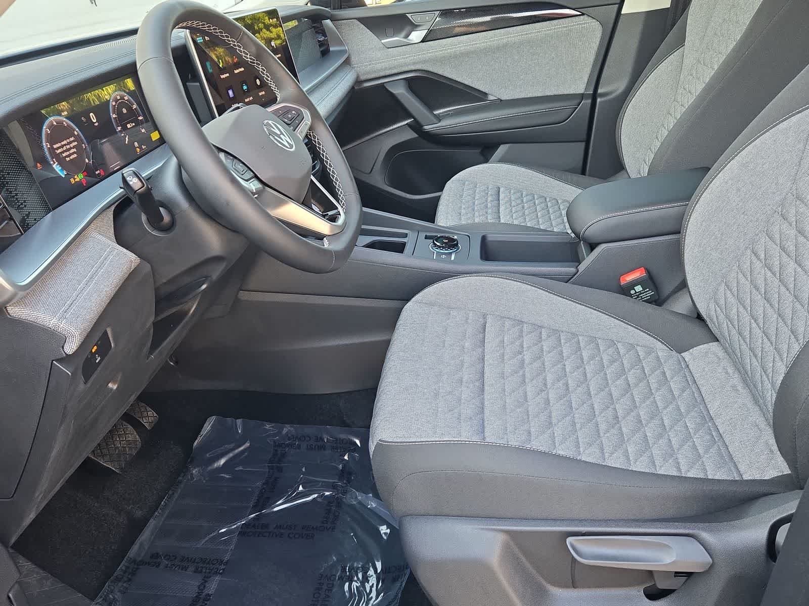 Thumbnail: 2025 Volkswagen Tiguan - 17