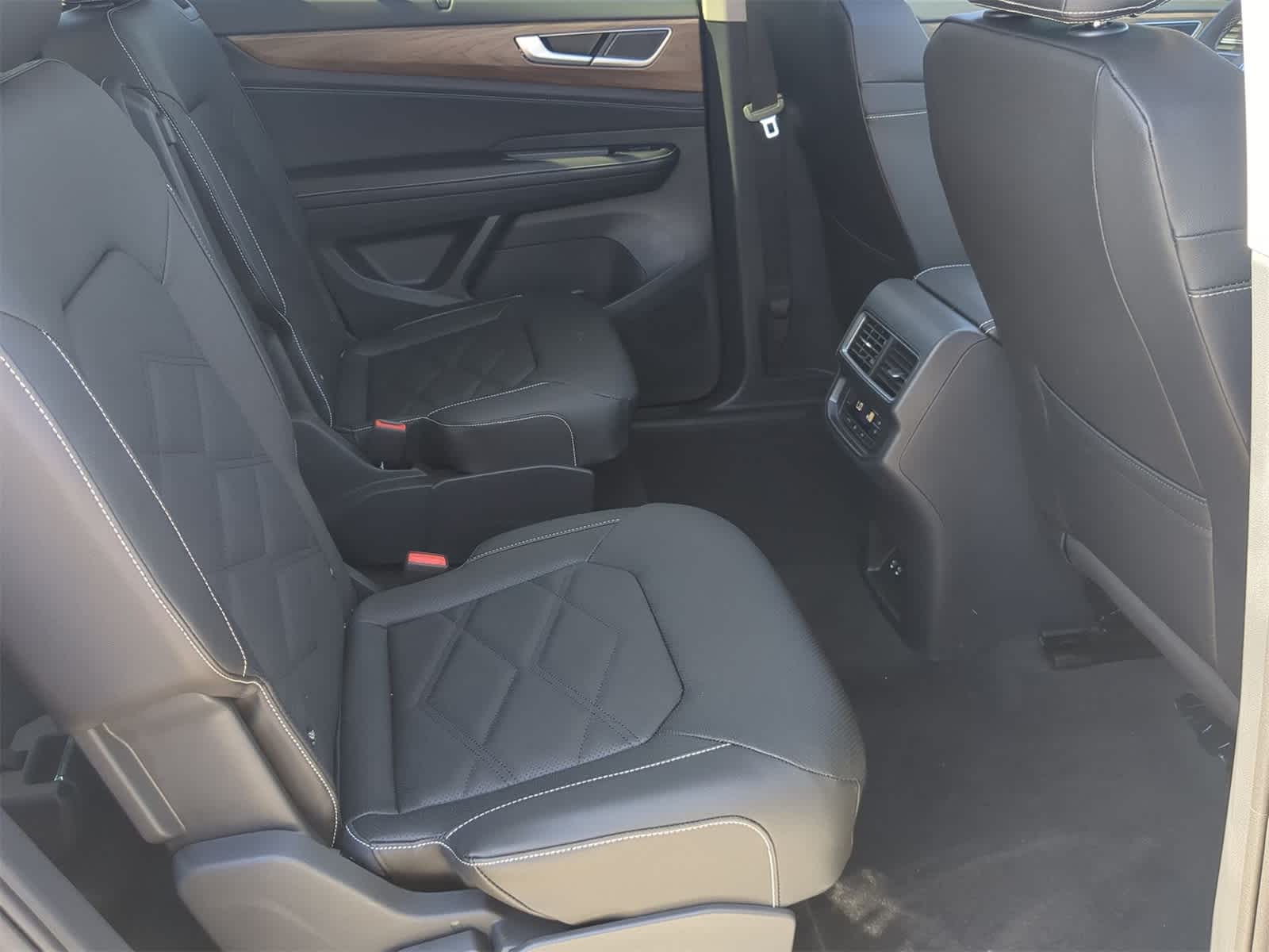 Thumbnail: 2026 Volkswagen Atlas - 22