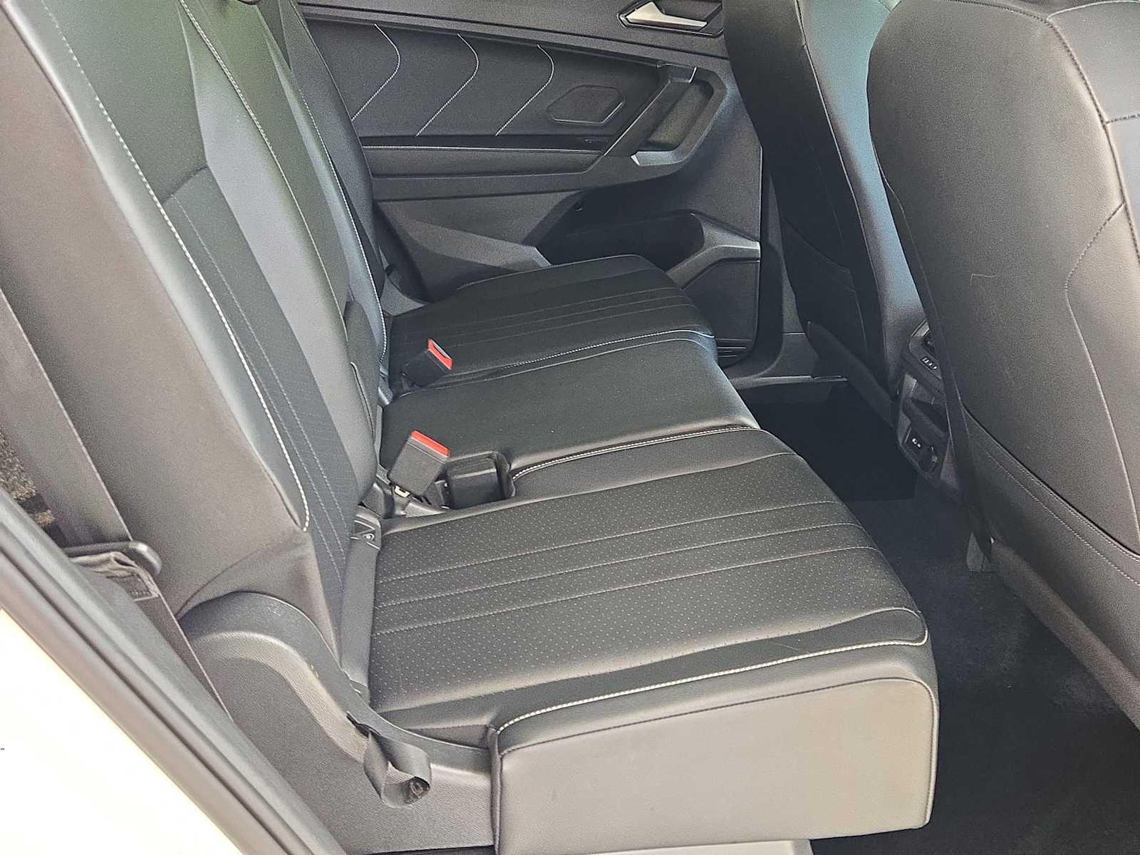 Thumbnail: 2022 Volkswagen Tiguan - 21