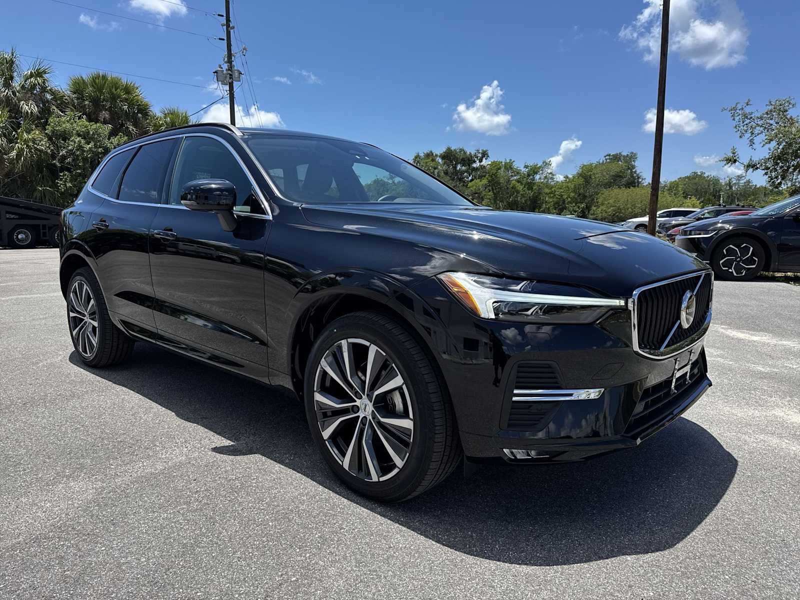 Thumbnail: 2022 Volvo XC60 - 10