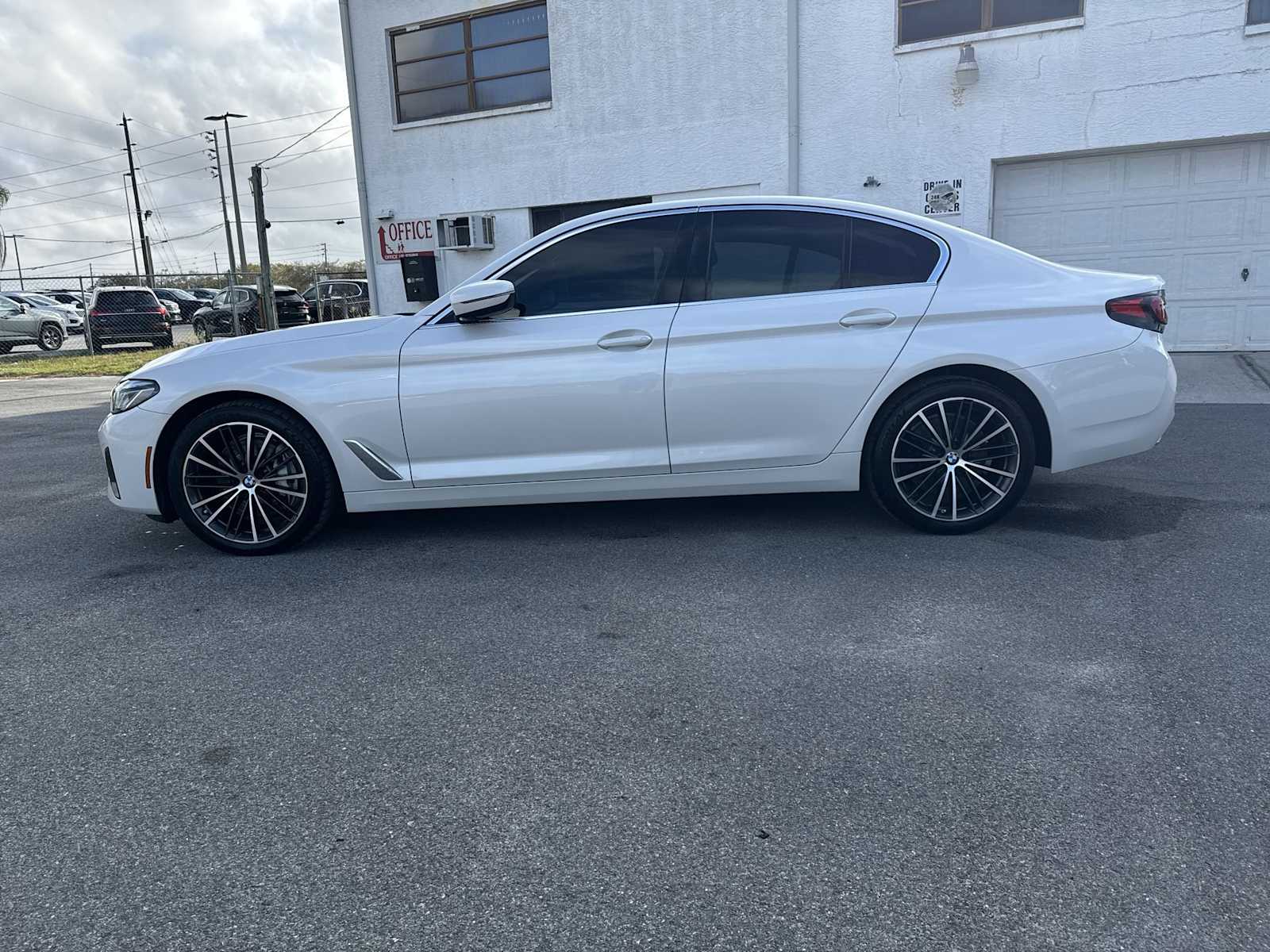 Thumbnail: 2023 BMW 5 Series - 3