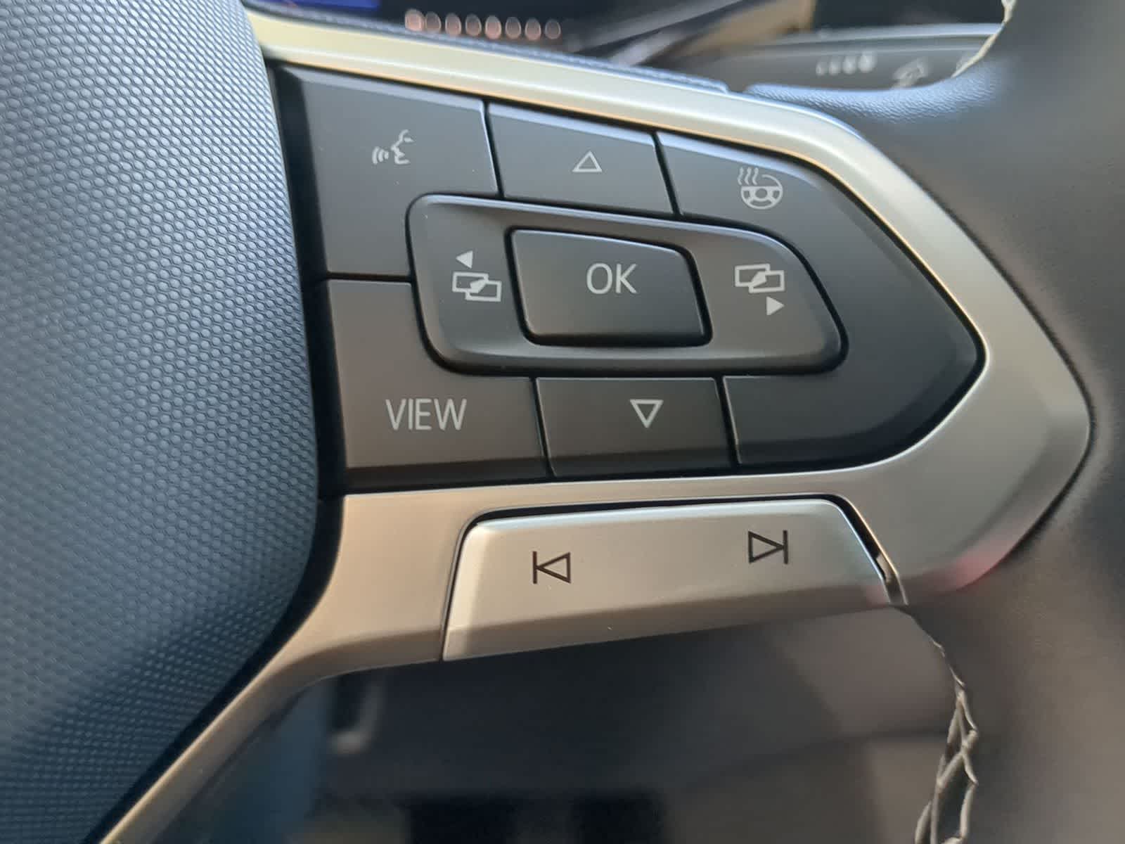 Thumbnail: 2025 Volkswagen Taos - 23