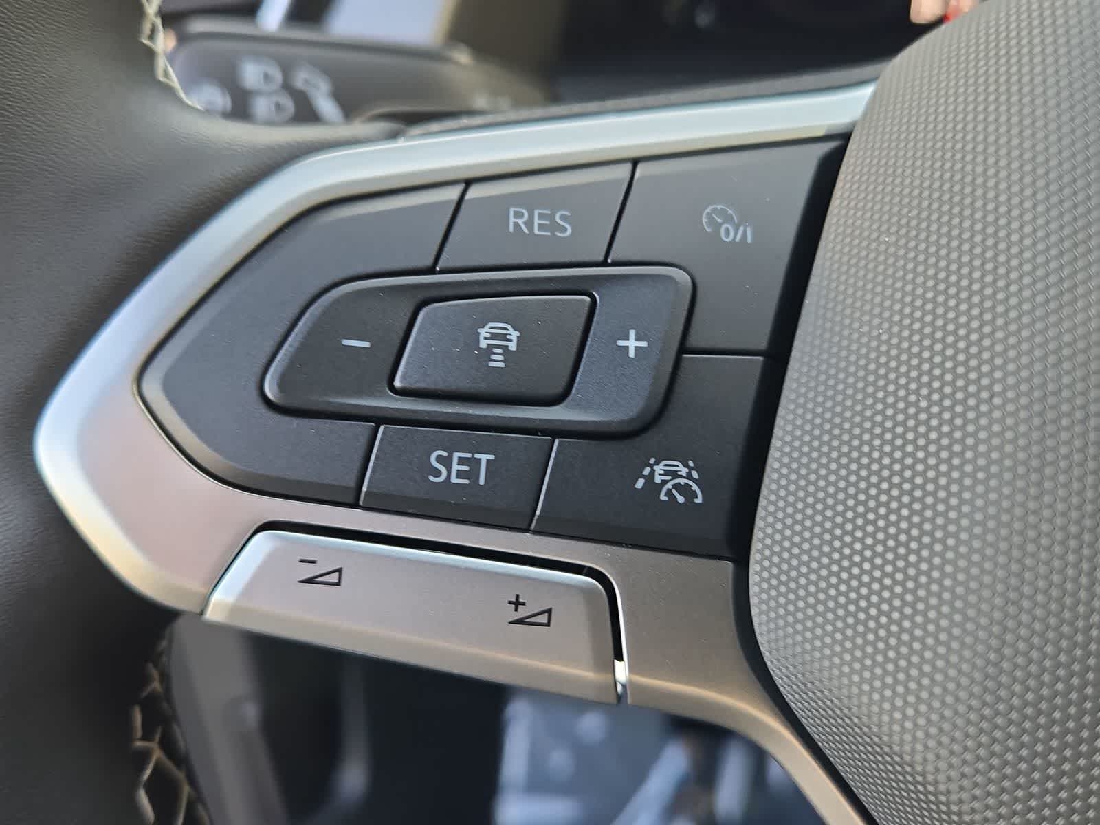 Thumbnail: 2026 Volkswagen Atlas - 32