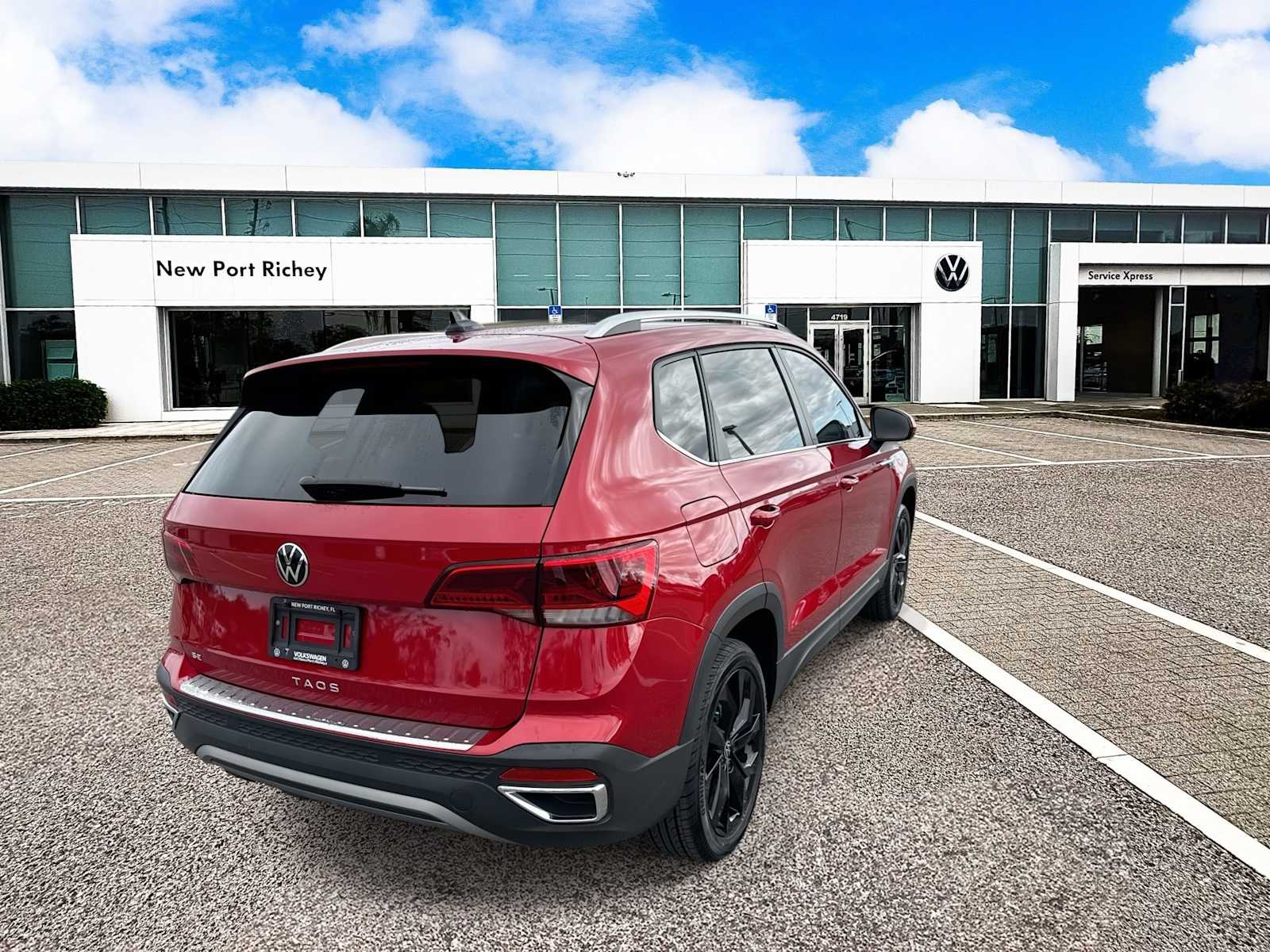 Thumbnail: 2022 Volkswagen Taos - 8