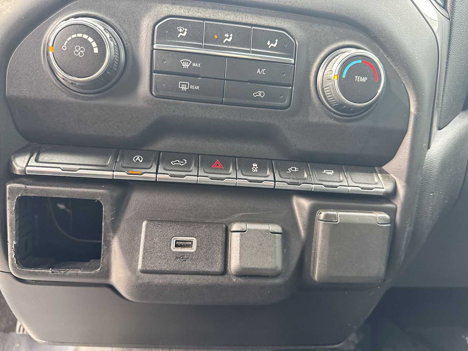 Thumbnail: 2020 Chevrolet Silverado 1500 - 27