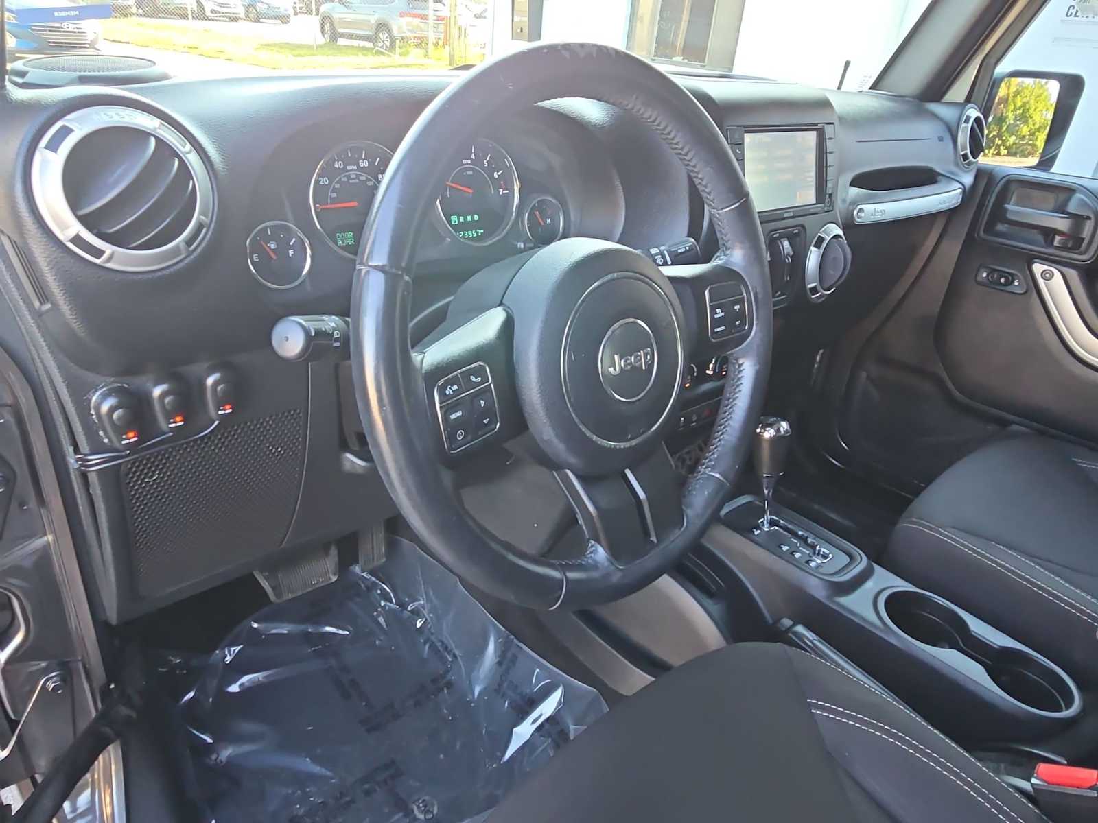 Thumbnail: 2016 Jeep Wrangler - 10