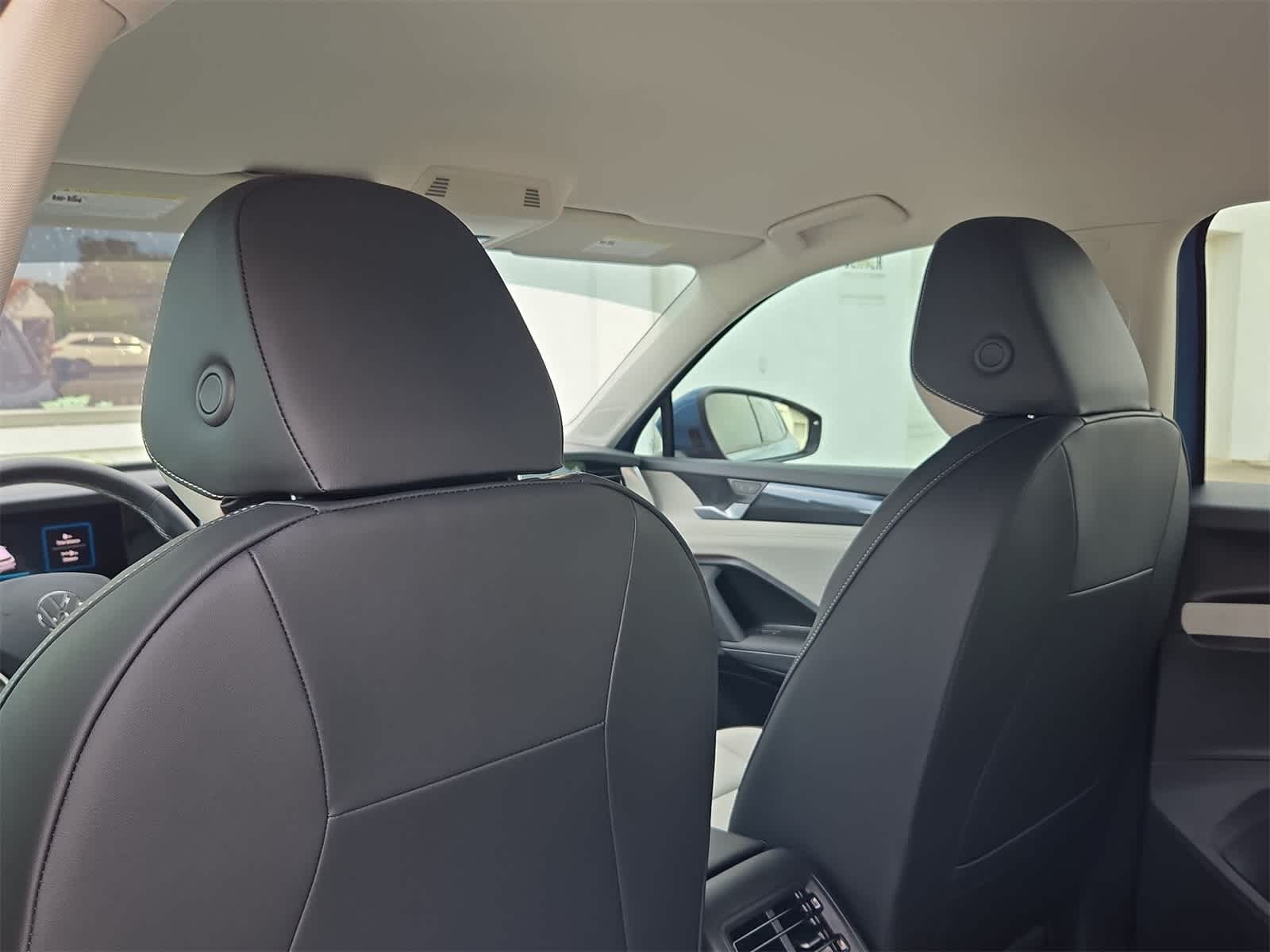 Thumbnail: 2025 Volkswagen Tiguan - 19