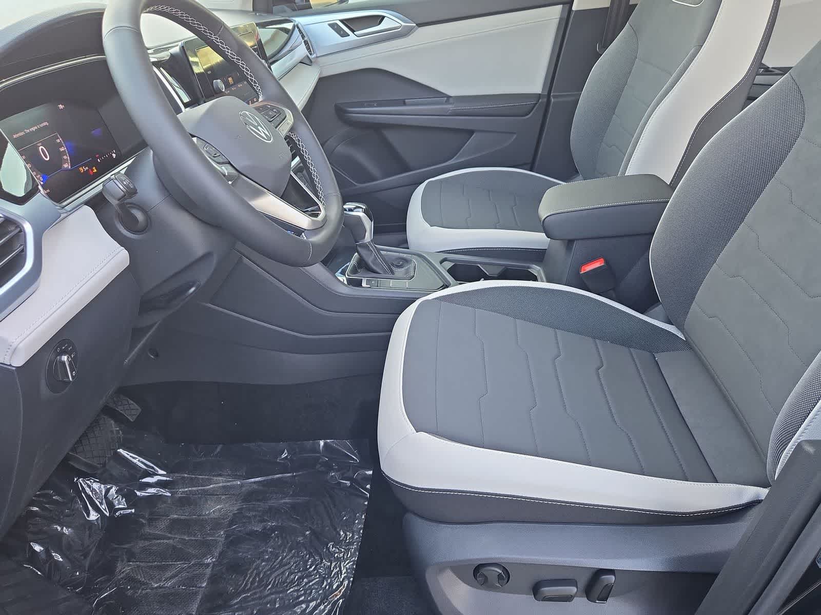 Thumbnail: 2025 Volkswagen Taos - 17