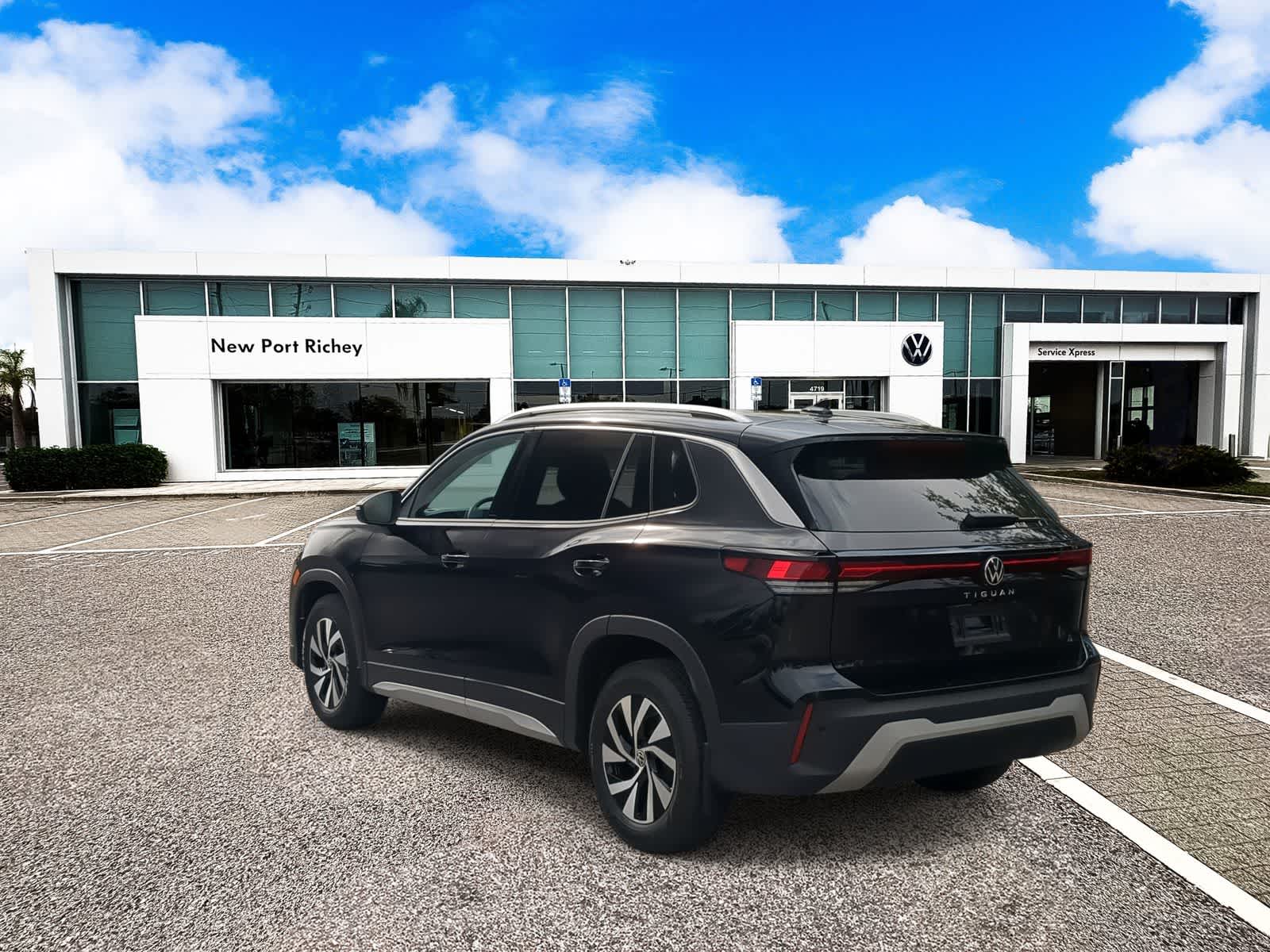 Thumbnail: 2025 Volkswagen Tiguan - 6