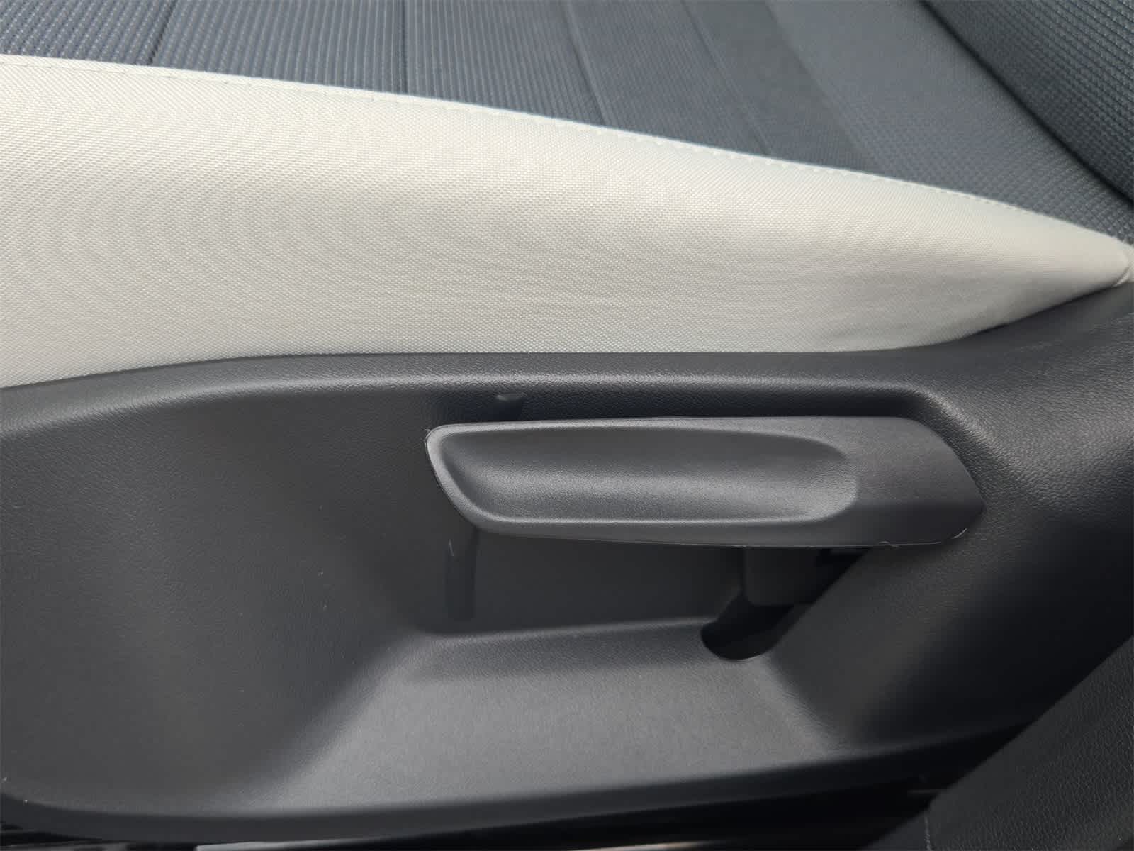 Thumbnail: 2025 Volkswagen Taos - 18