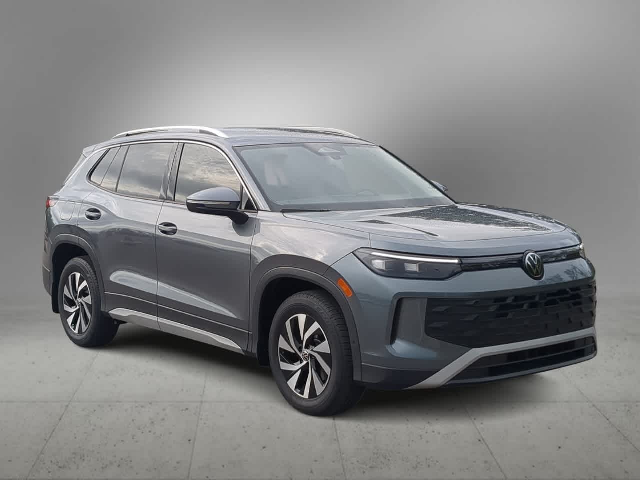 Thumbnail: 2025 Volkswagen Tiguan - 2