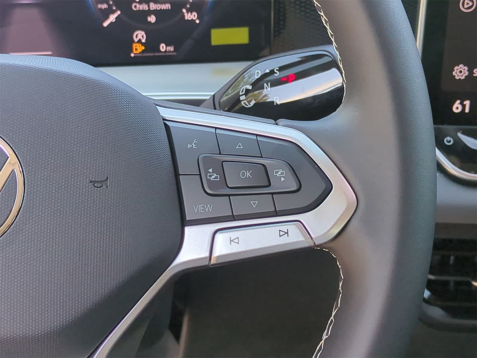 Thumbnail: 2025 Volkswagen Tiguan - 25