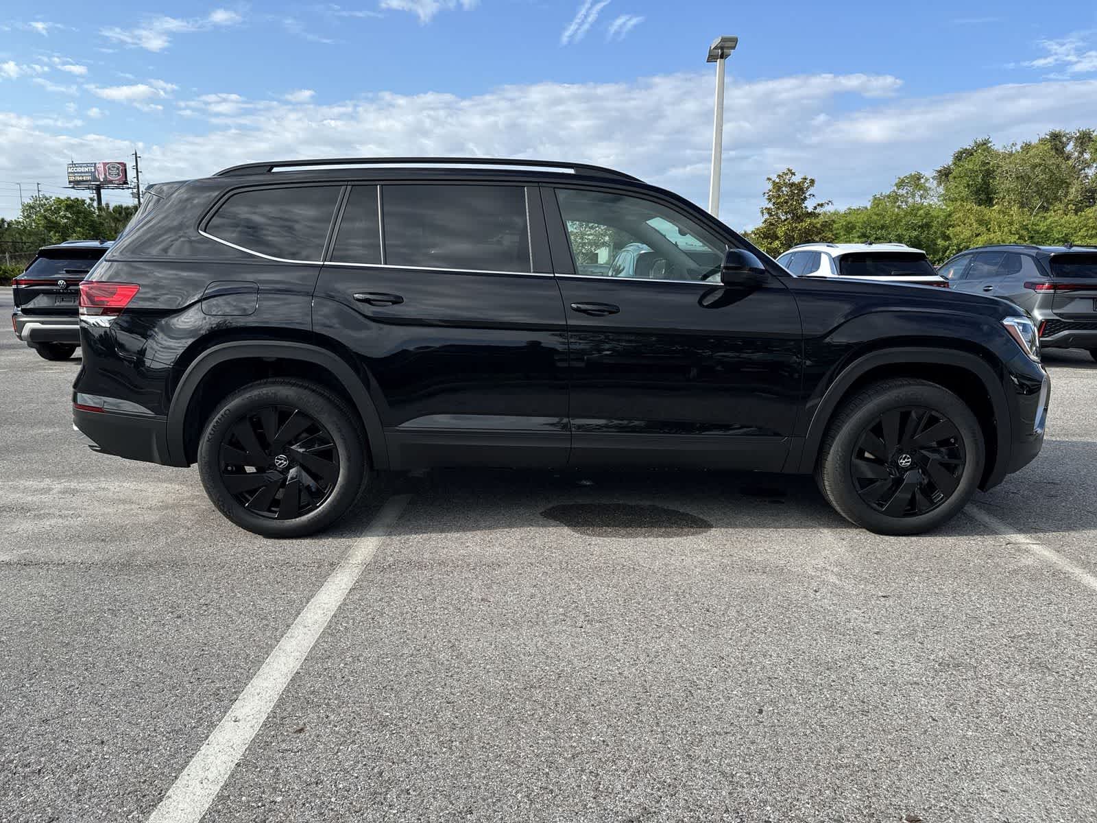 Thumbnail: 2026 Volkswagen Atlas - 7