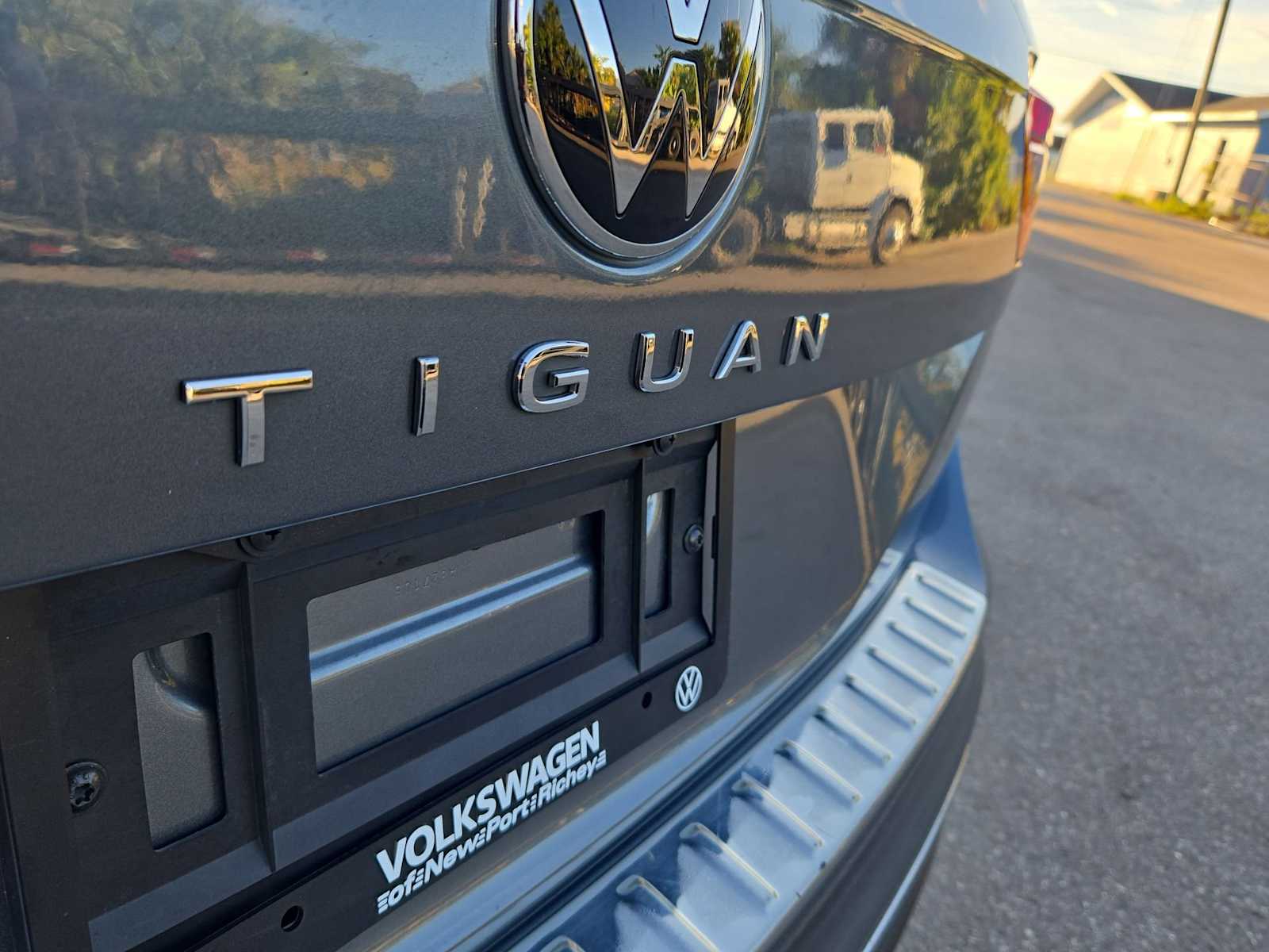 Thumbnail: 2023 Volkswagen Tiguan - 13