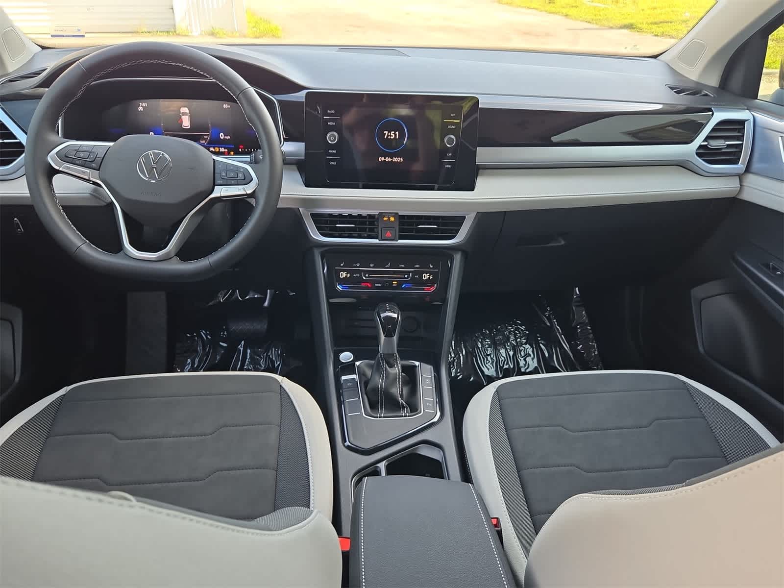 Thumbnail: 2025 Volkswagen Taos - 16