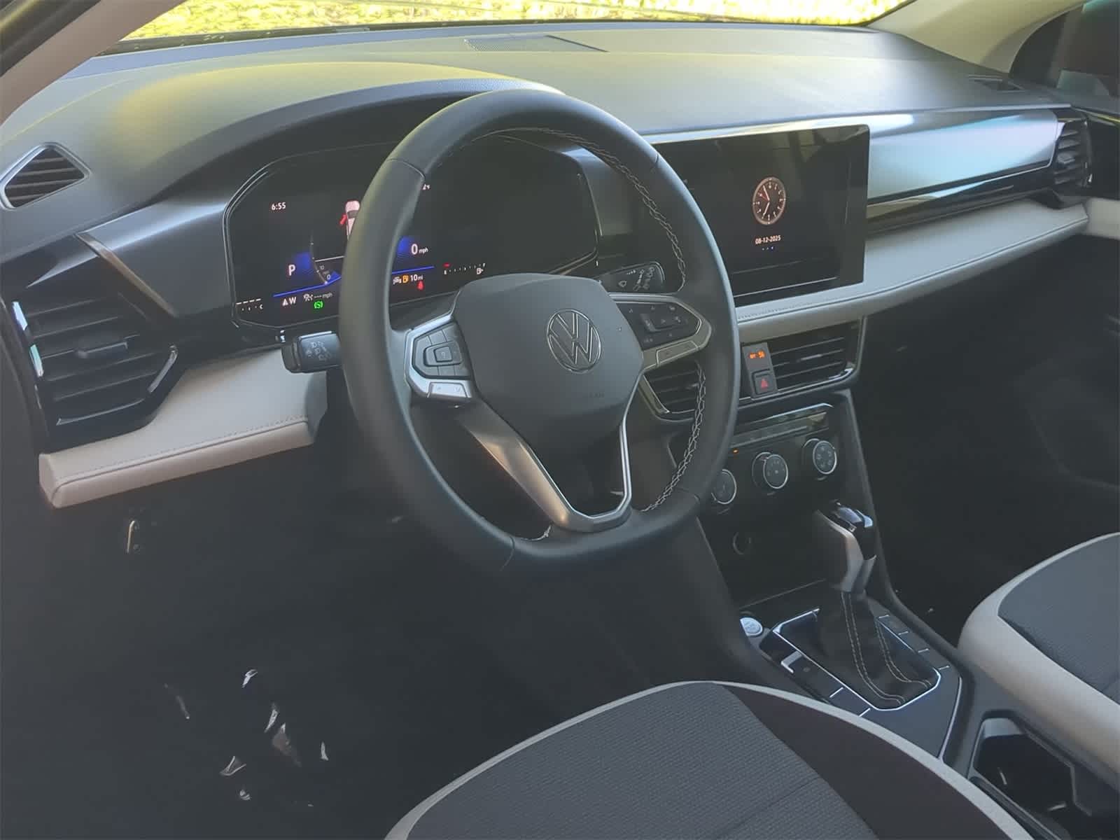 Thumbnail: 2025 Volkswagen Taos - 10