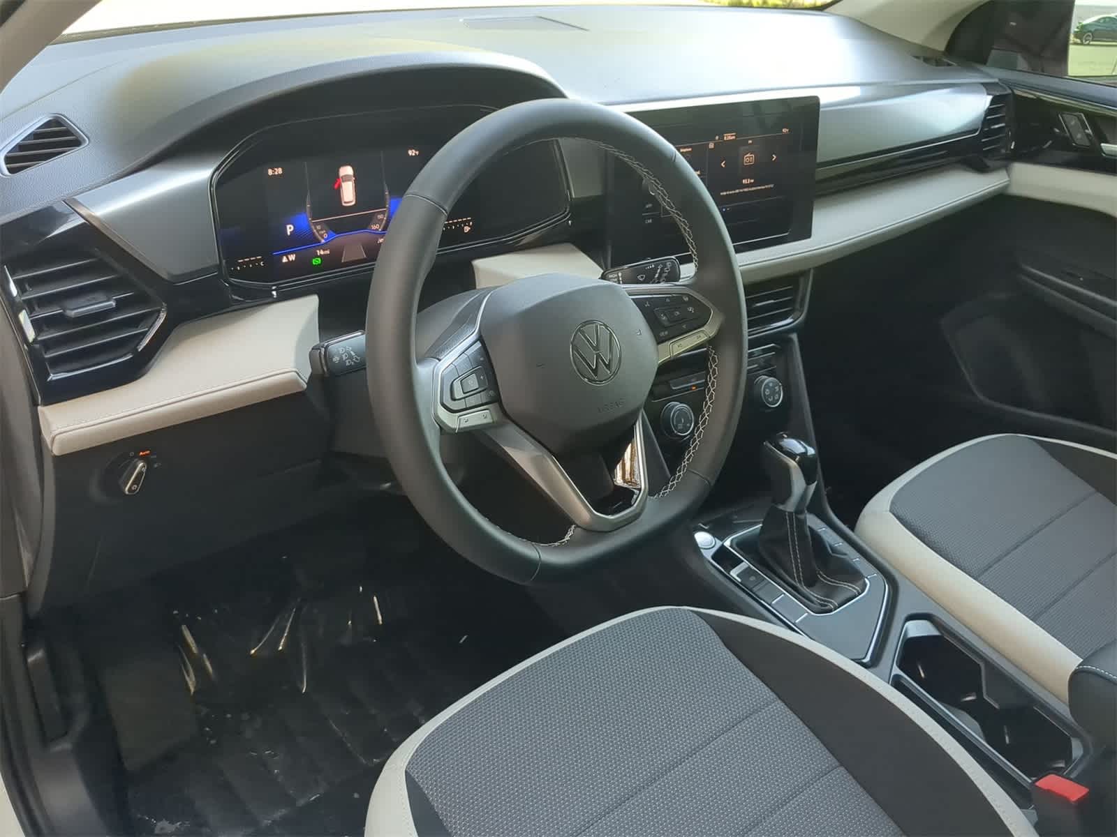 Thumbnail: 2025 Volkswagen Taos - 10