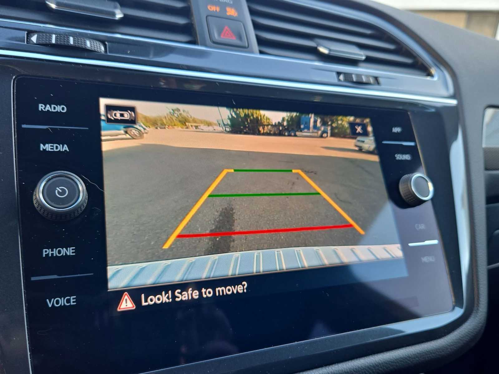 Thumbnail: 2023 Volkswagen Tiguan - 34