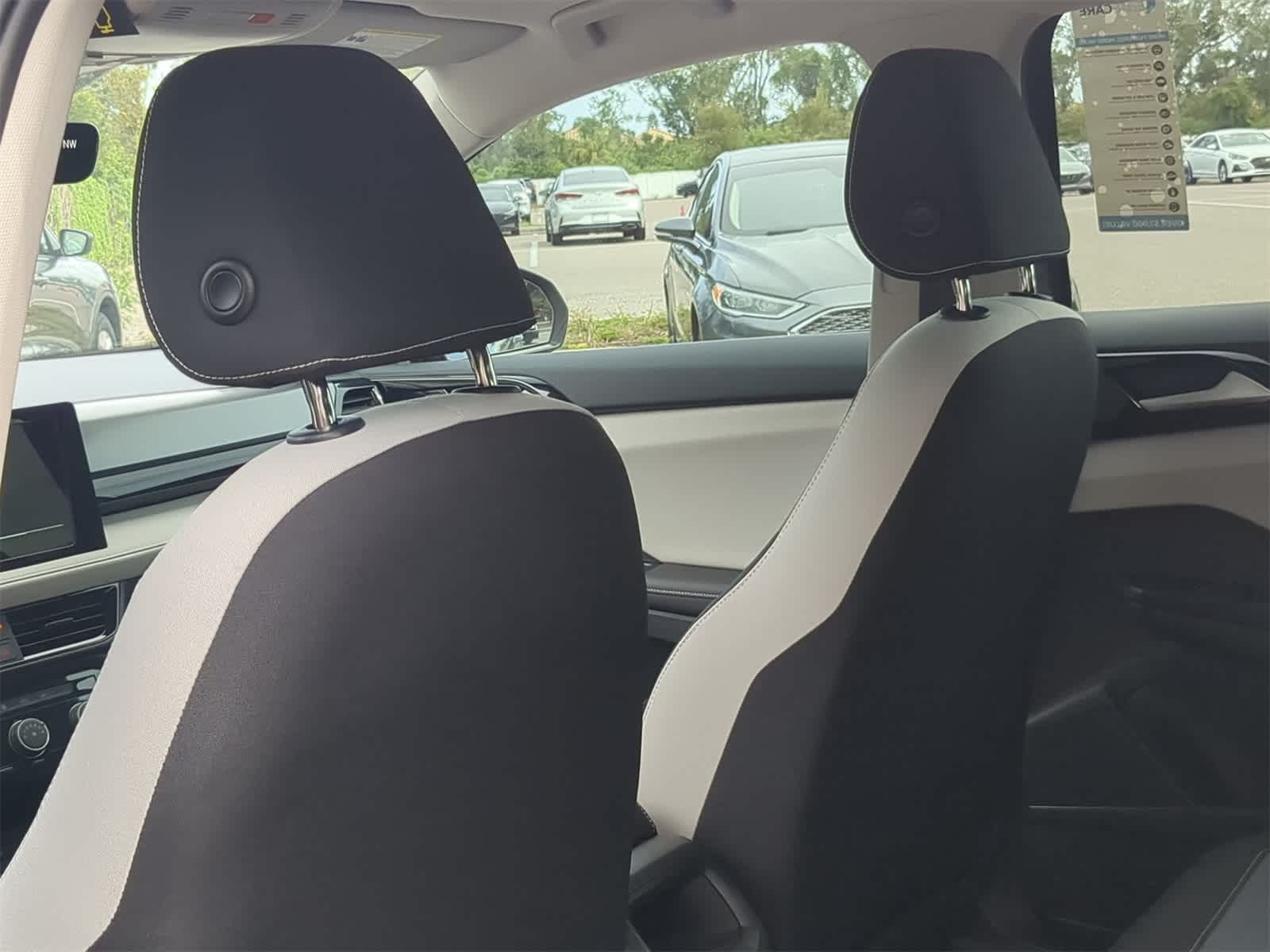 Thumbnail: 2025 Volkswagen Taos - 19