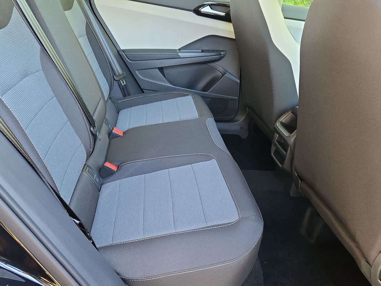 Thumbnail: 2025 Volkswagen Taos - 20