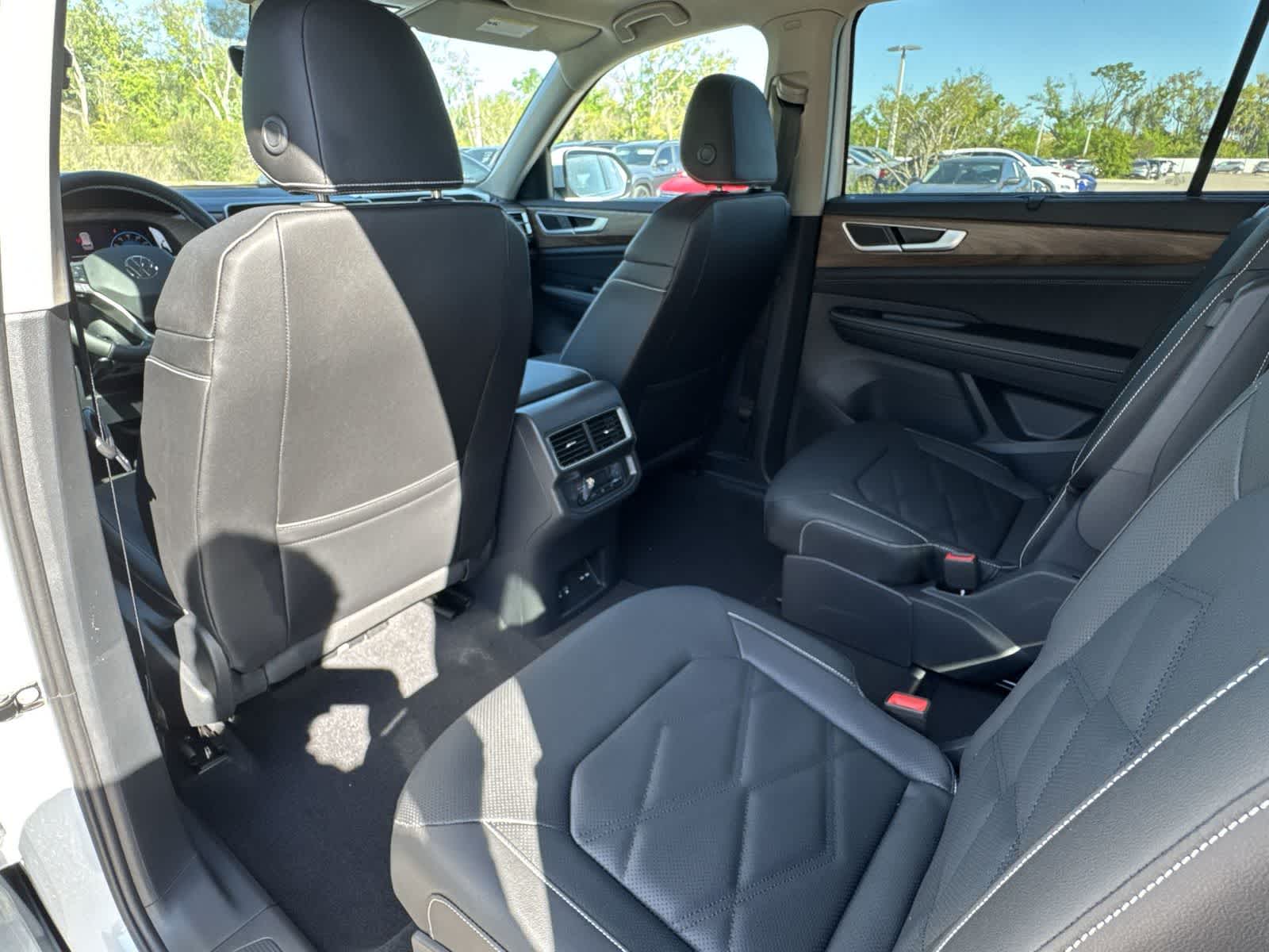 Thumbnail: 2026 Volkswagen Atlas - 17